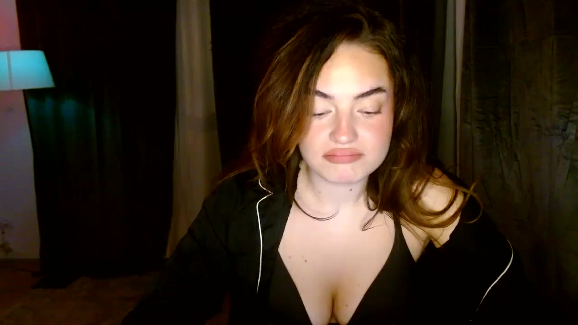 Gallery image thumbnail from Burlsquelena's myfreecams stream on, 08/07/2024, 22:33 image 14 of 20