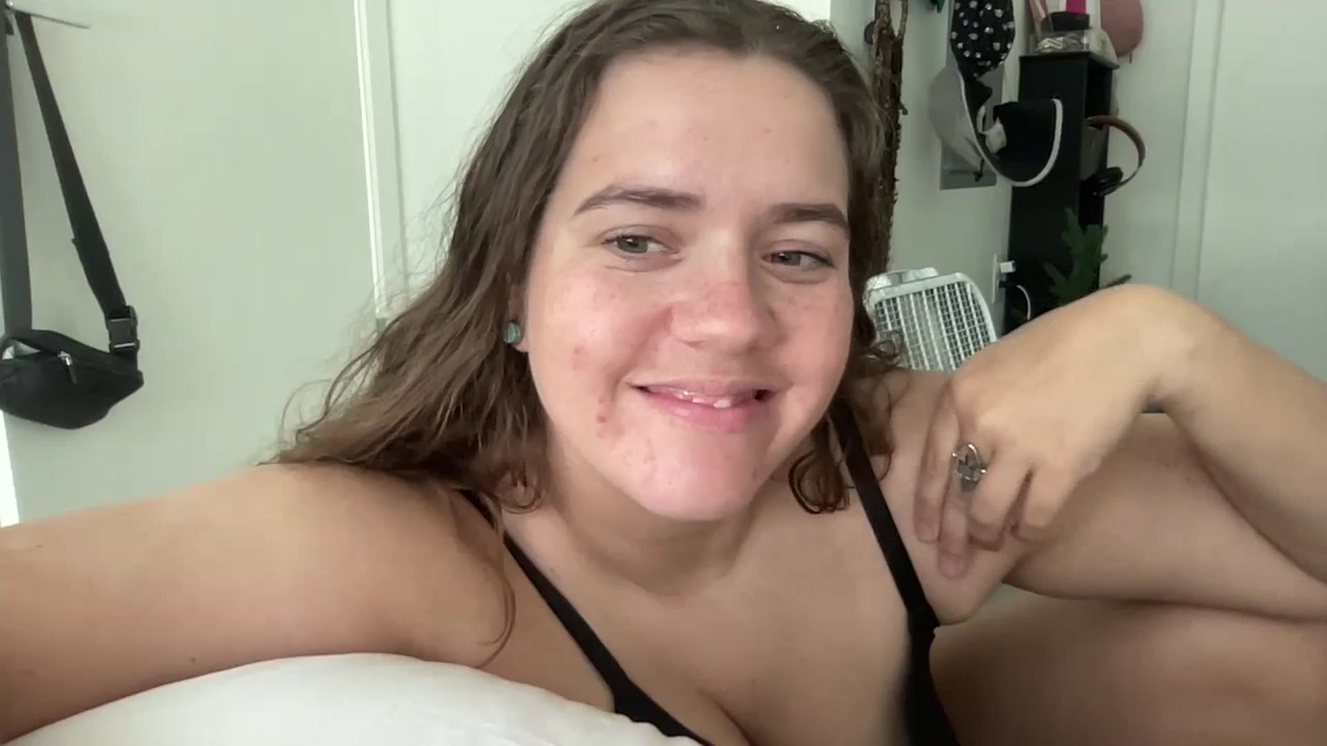 Gallery image thumbnail from Busssty's myfreecams stream on, 04/26/2024, 17:54 image 2 of 20