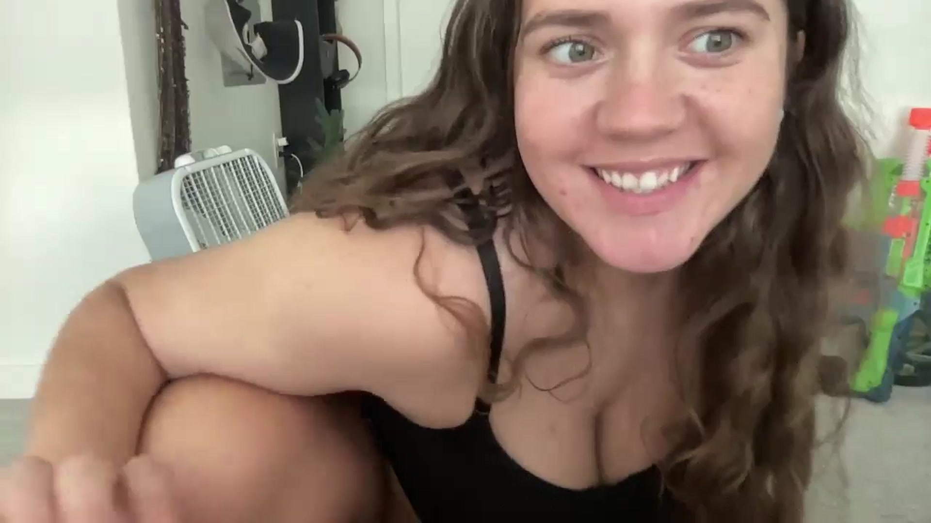 Gallery image thumbnail from Busssty's myfreecams stream on, 04/26/2024, 17:54 image 10 of 20