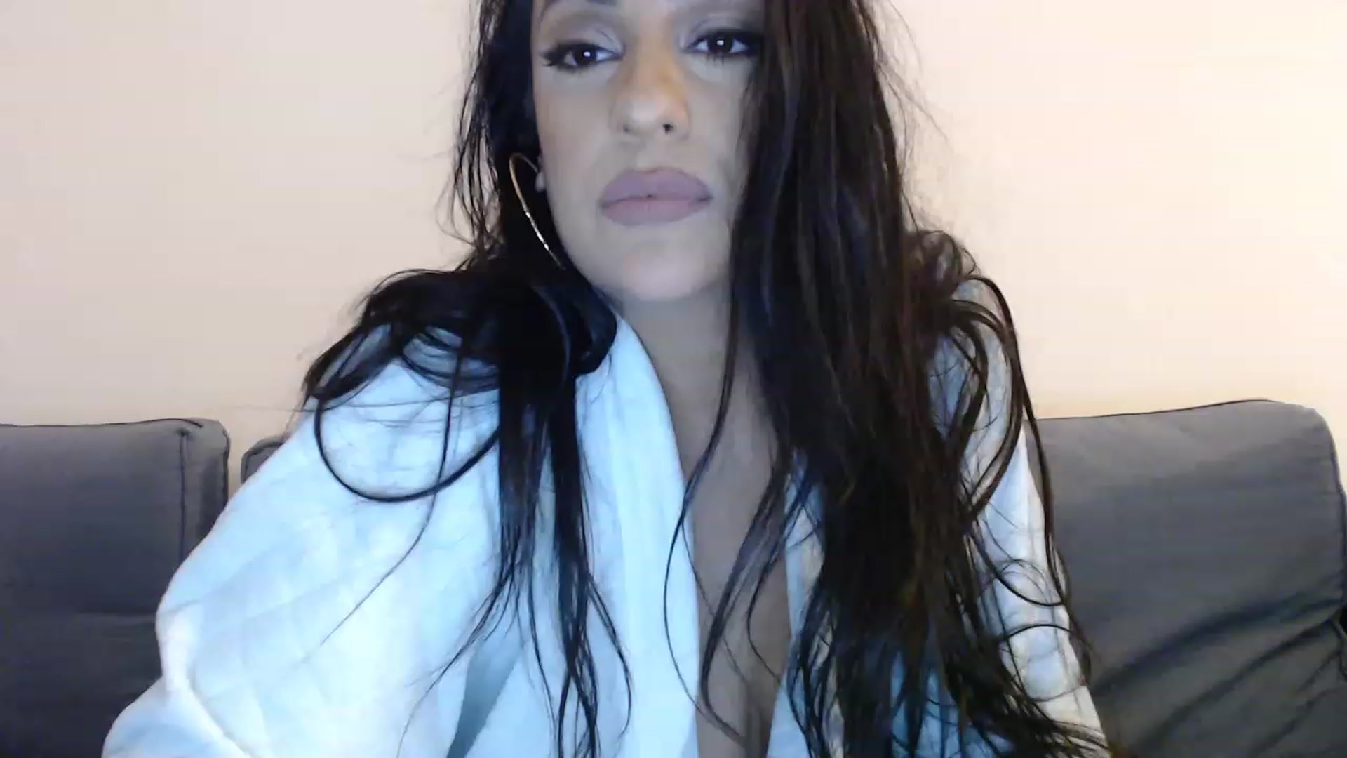 Gallery image thumbnail from BustyGeoBabyX's myfreecams stream on, 05/15/2023, 12:30 image 7 of 20