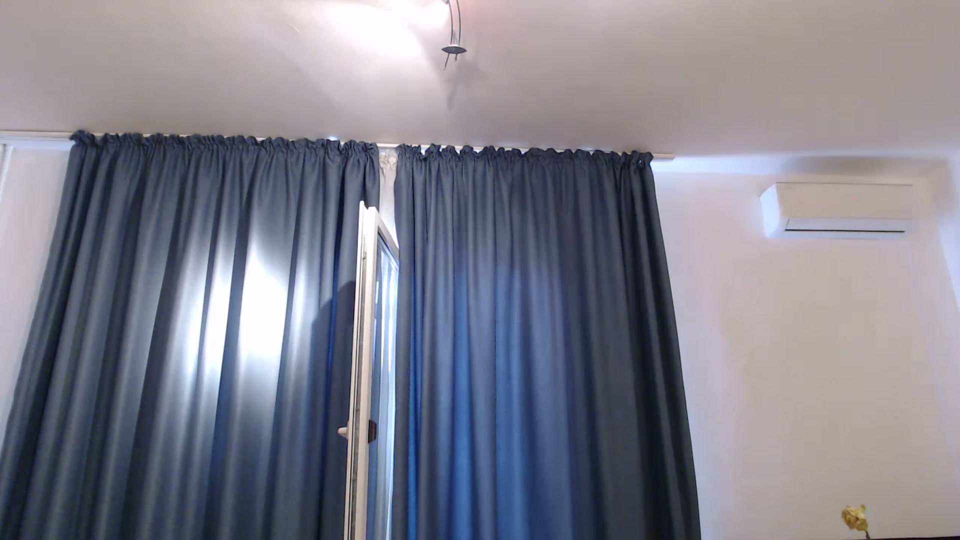 Gallery image thumbnail from BustyGeoBabyX's myfreecams stream on, 05/19/2023, 12:26 image 18 of 20