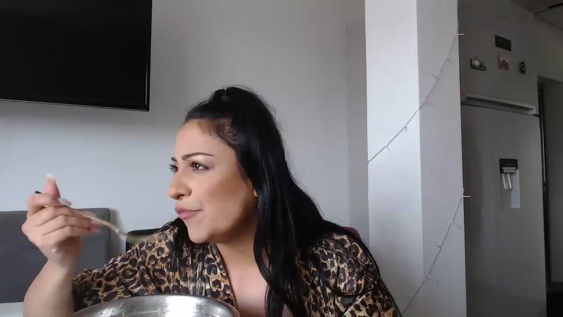 Gallery image thumbnail from BustyGeoBabyX's myfreecams stream on, 05/23/2023, 11:34 image 1 of 20