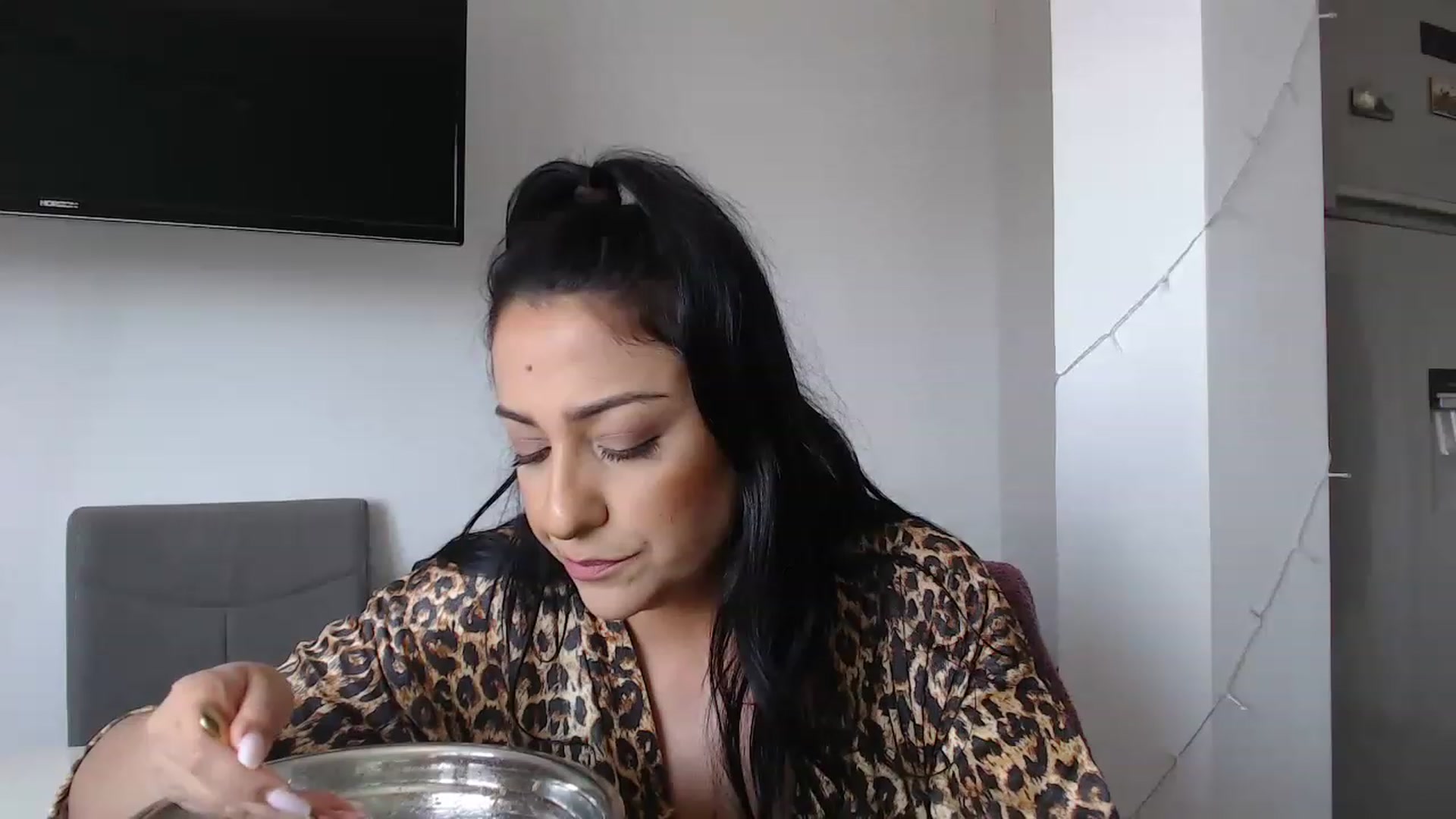 Gallery image thumbnail from BustyGeoBabyX's myfreecams stream on, 05/23/2023, 11:34 image 3 of 20