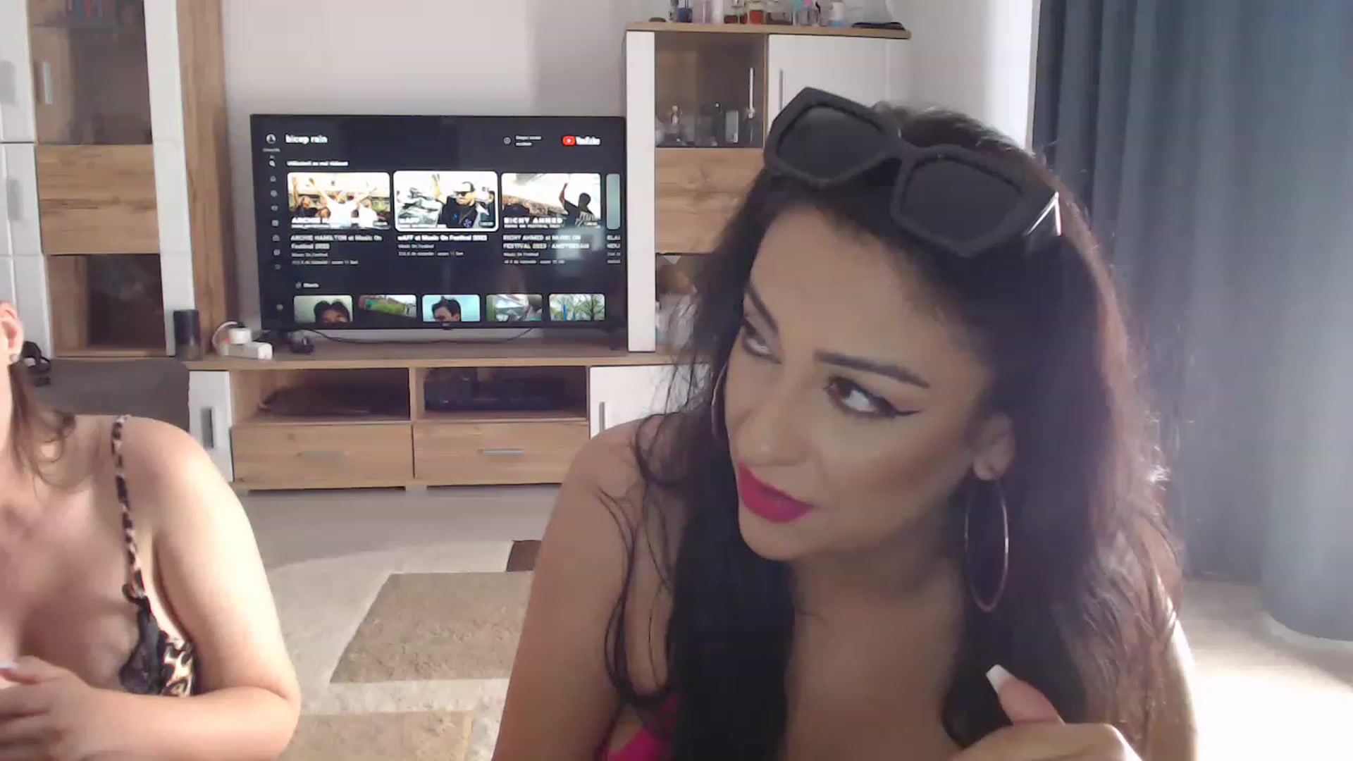 Gallery image thumbnail from BustyGeoBabyX's myfreecams stream on, 06/06/2023, 14:17 image 15 of 20