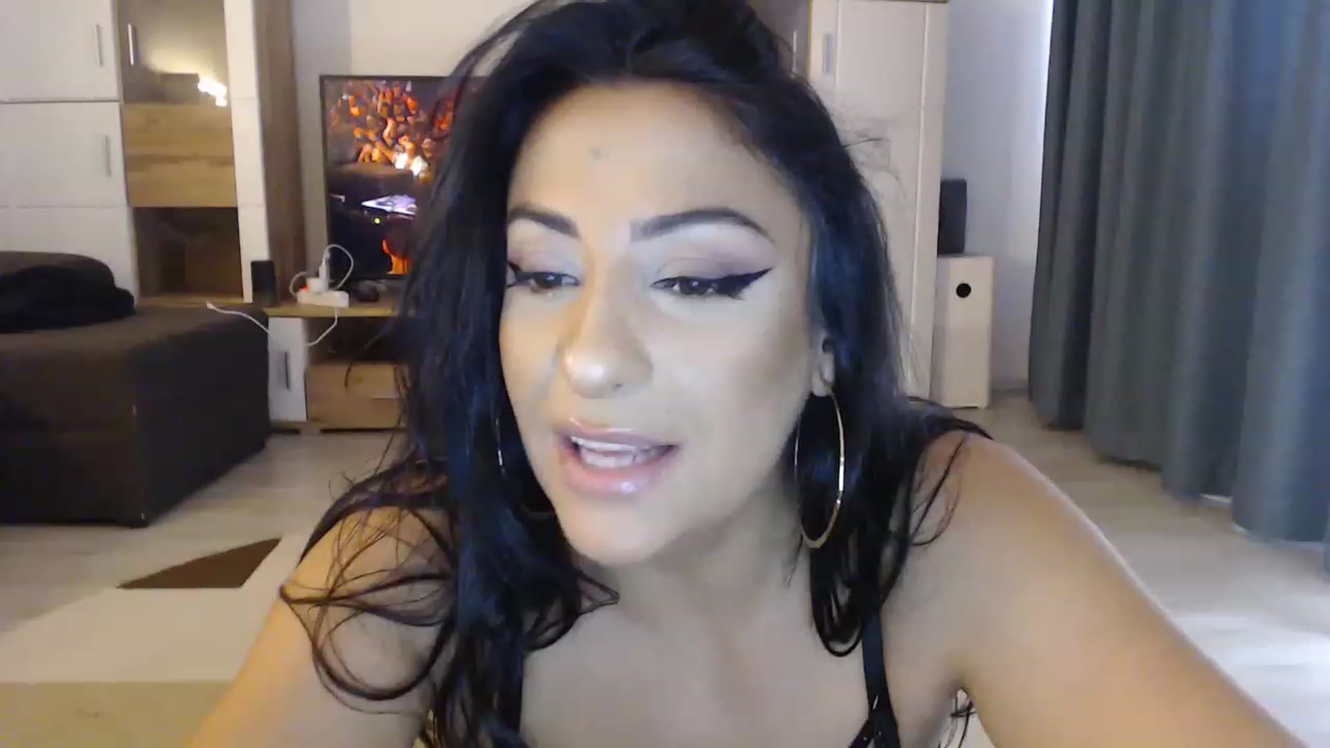 Gallery image thumbnail from BustyGeoBabyX's myfreecams stream on, 06/07/2023, 13:31 image 17 of 20