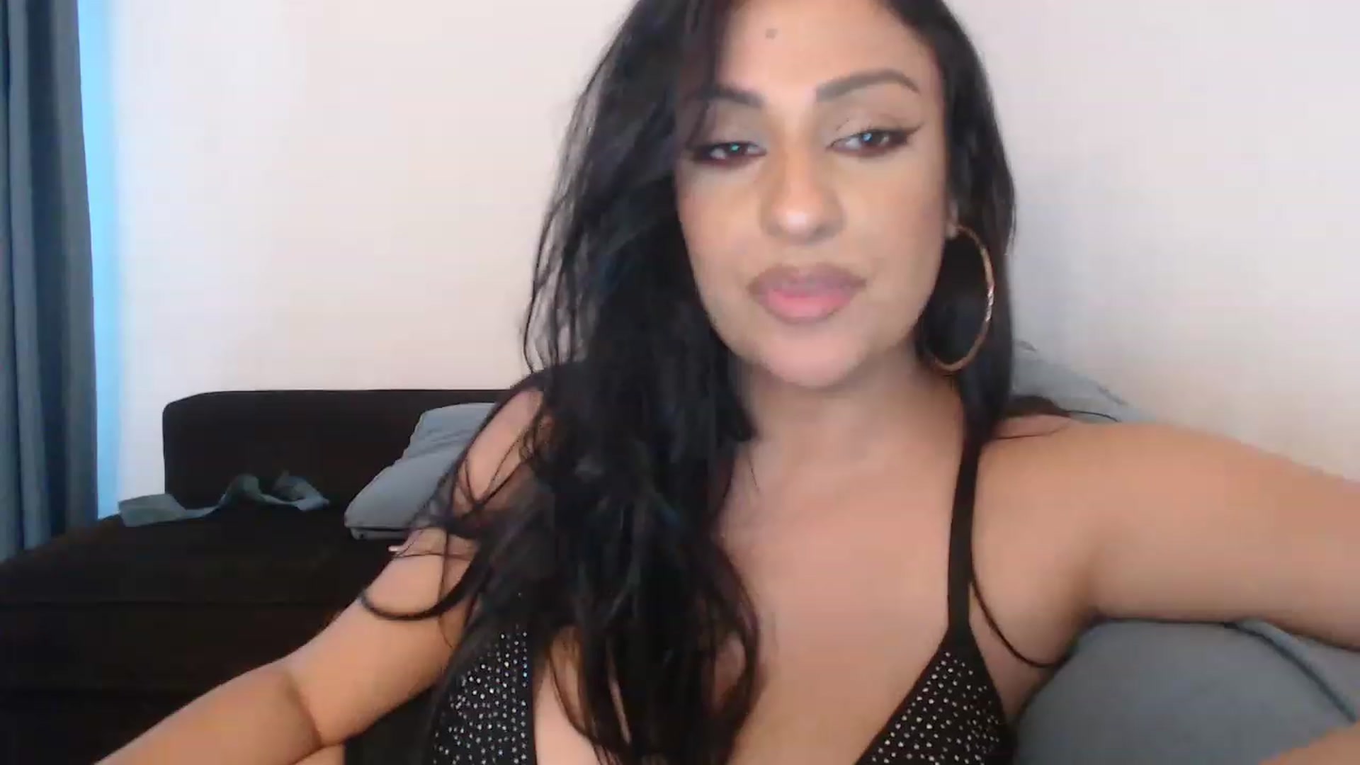 Gallery image thumbnail from BustyGeoBabyX's myfreecams stream on, 06/15/2023, 13:17 image 8 of 20