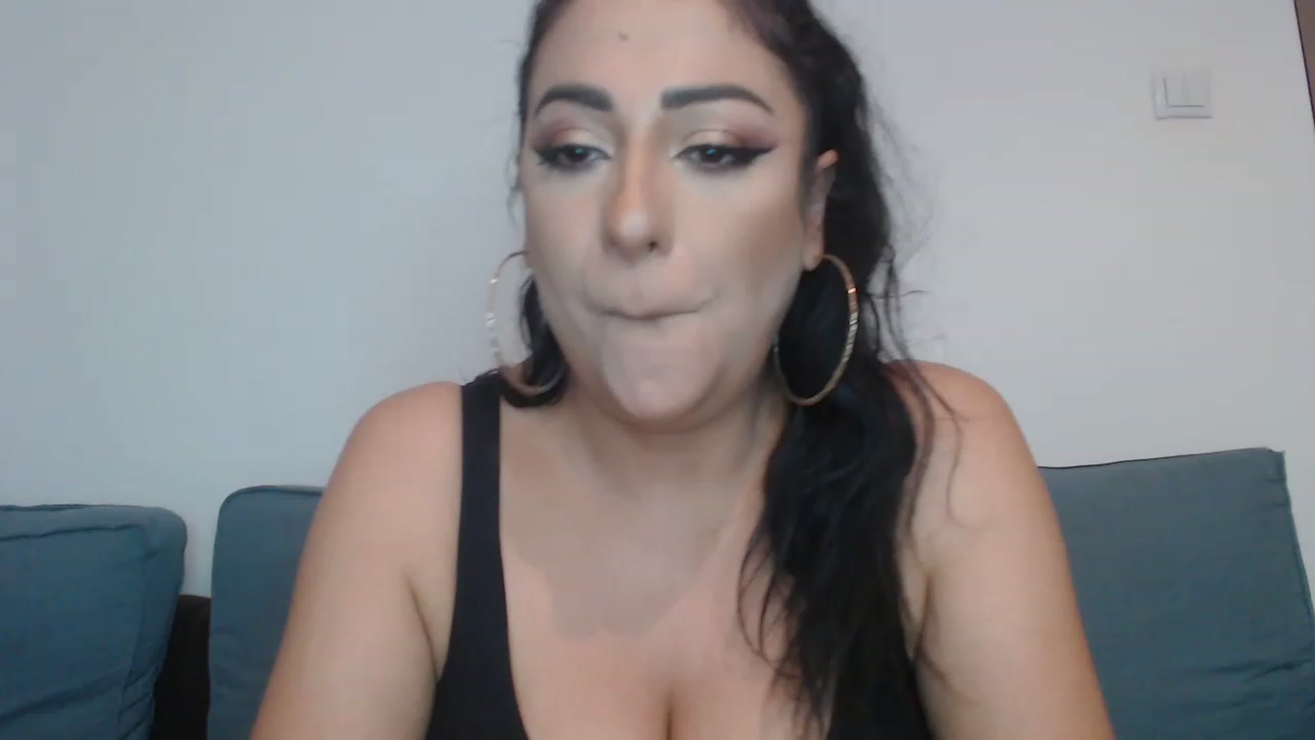 Gallery image thumbnail from BustyGeoBabyX's myfreecams stream on, 06/22/2023, 14:26 image 18 of 20