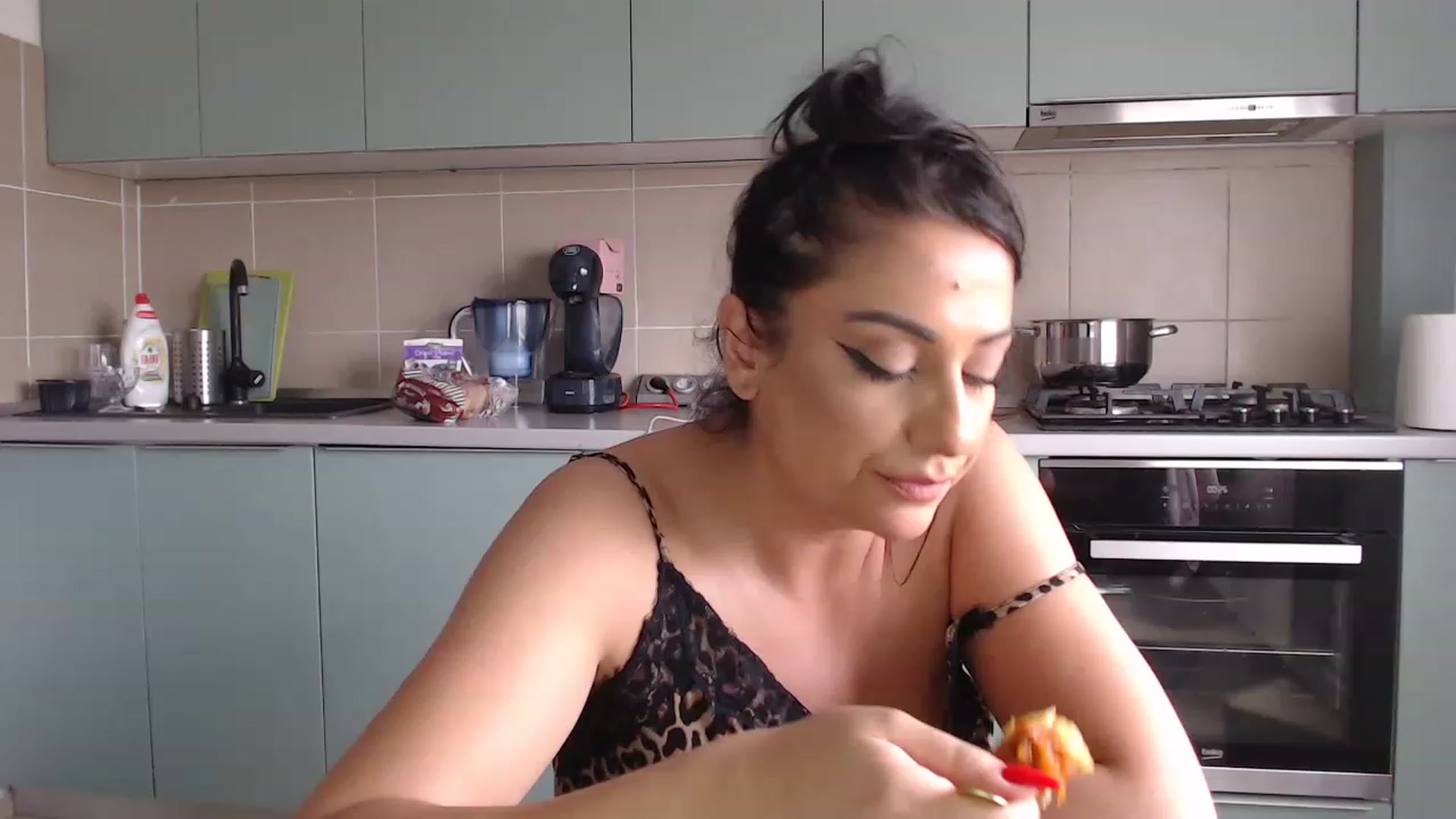 Gallery image thumbnail from BustyGeoBabyX's myfreecams stream on, 06/28/2023, 11:12 image 10 of 20