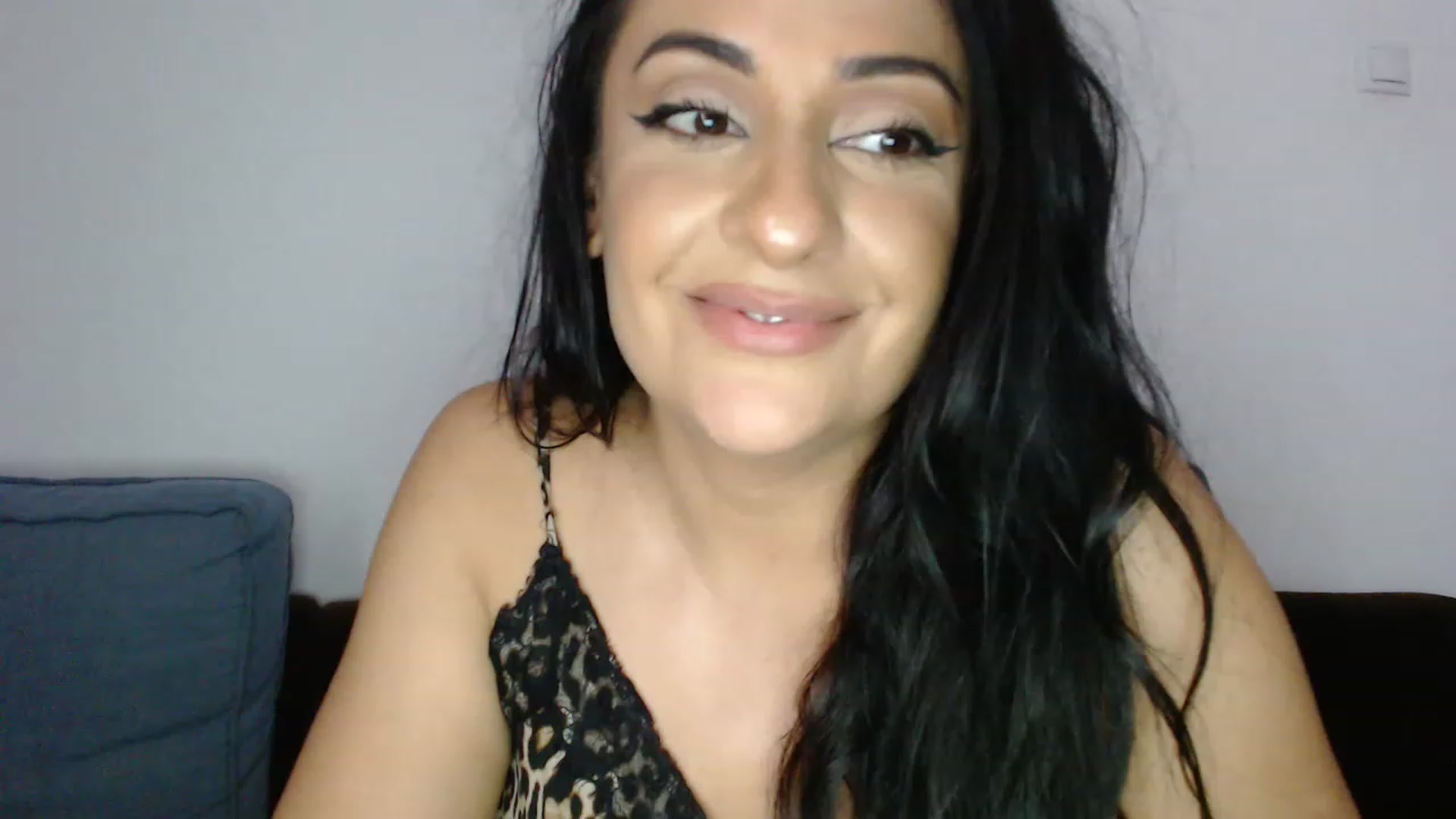 Gallery image thumbnail from BustyGeoBabyX's myfreecams stream on, 06/28/2023, 11:34 image 4 of 20
