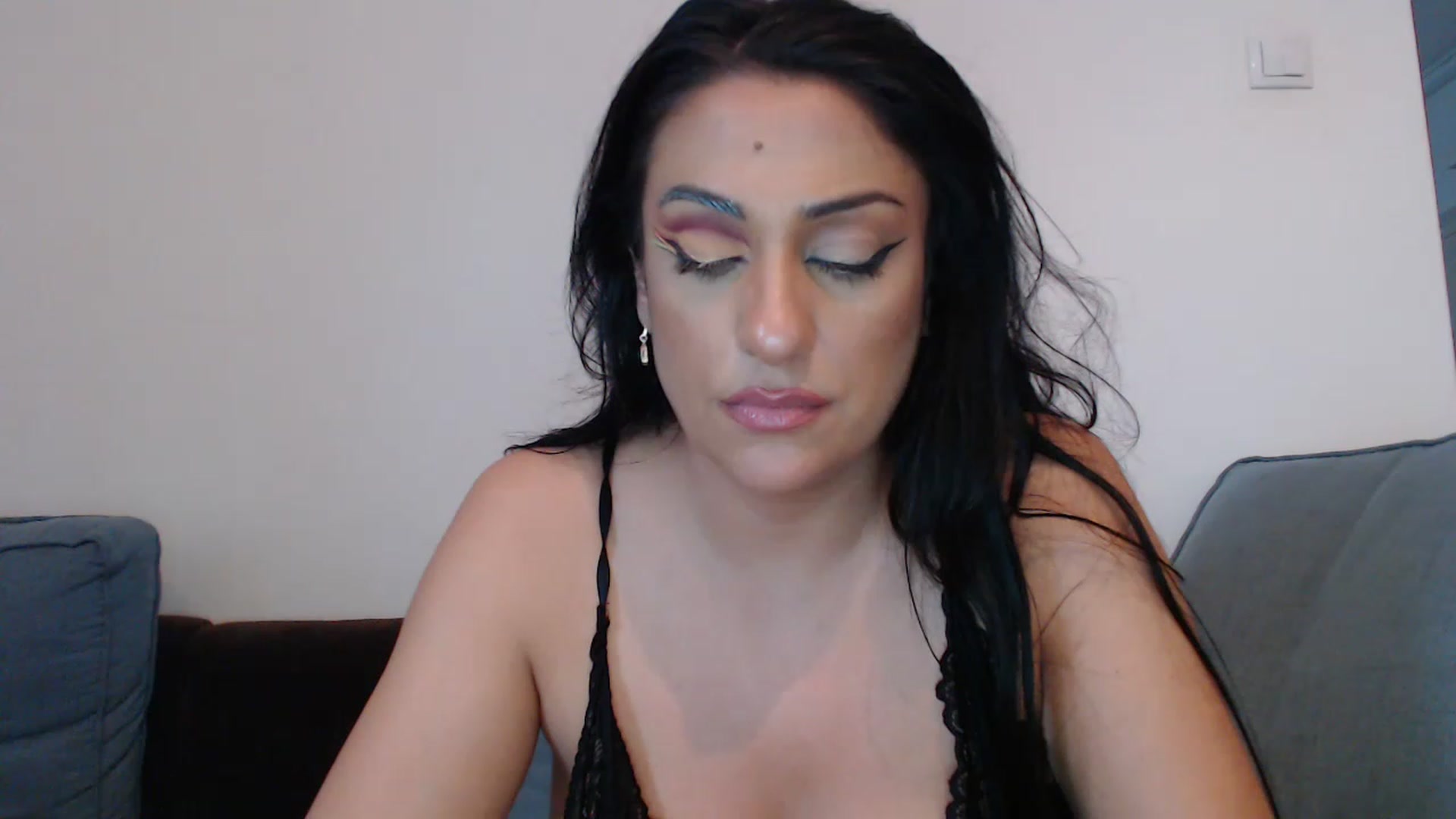 Gallery image thumbnail from BustyGeoBabyX's myfreecams stream on, 06/28/2023, 15:13 image 16 of 20
