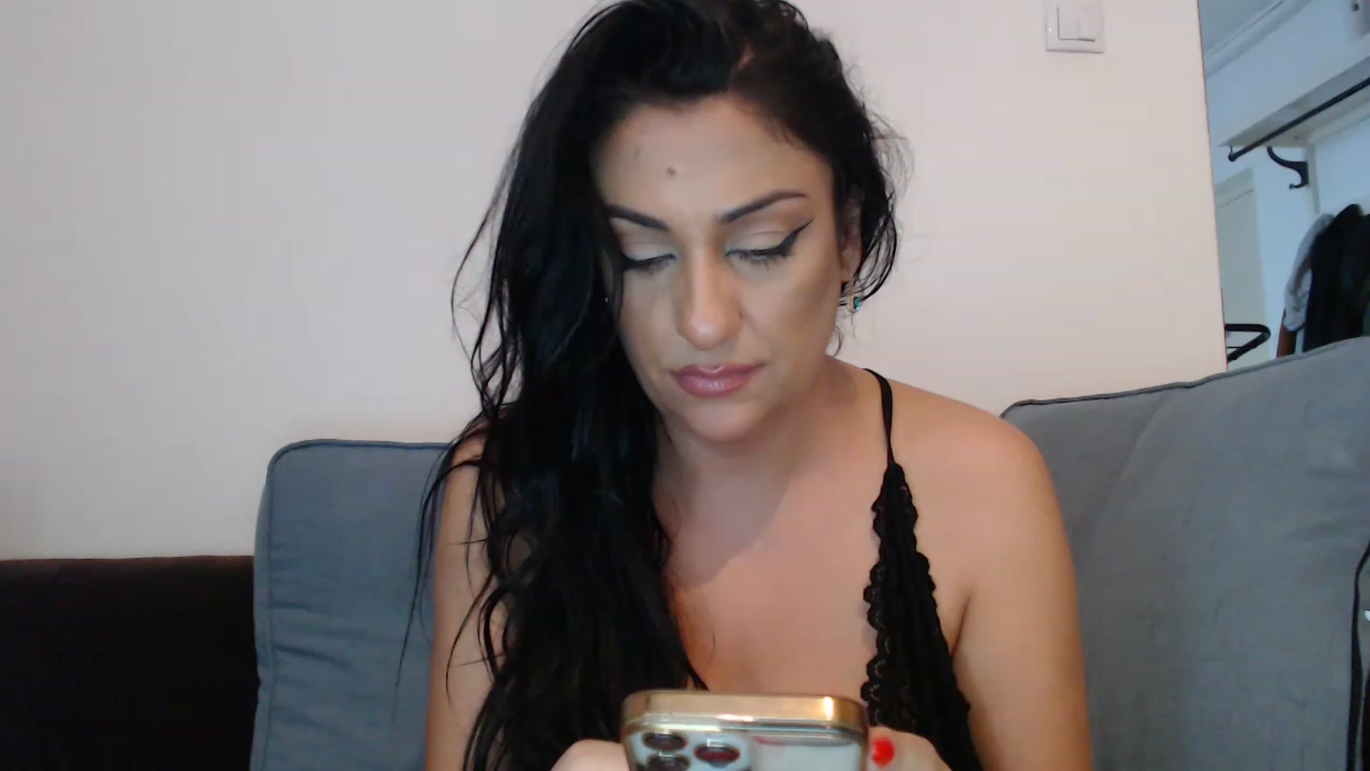Gallery image thumbnail from BustyGeoBabyX's myfreecams stream on, 06/28/2023, 15:13 image 10 of 20