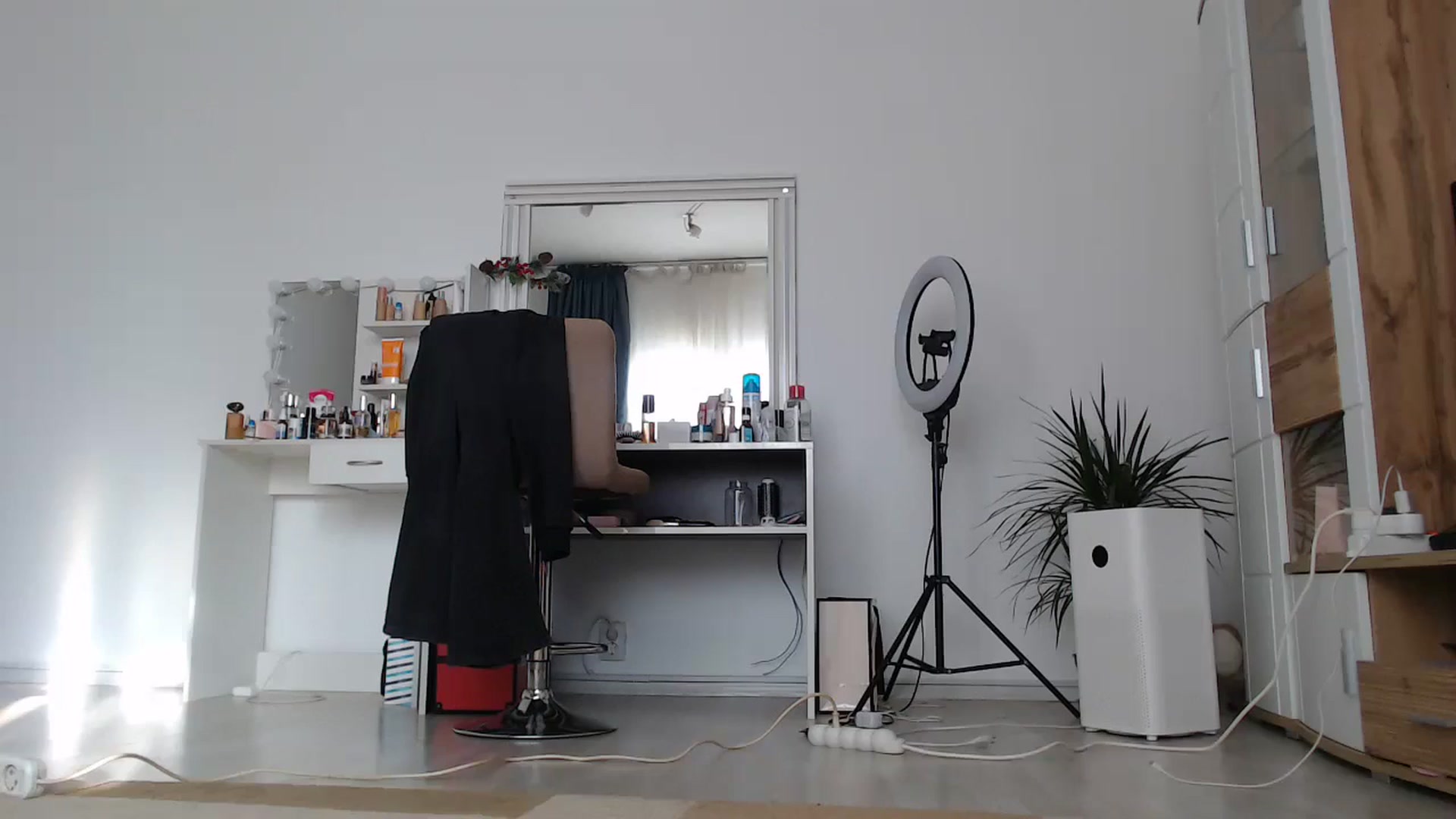 Gallery image thumbnail from BustyGeoXX's myfreecams stream on, 01/13/2025, 13:16 image 4 of 20