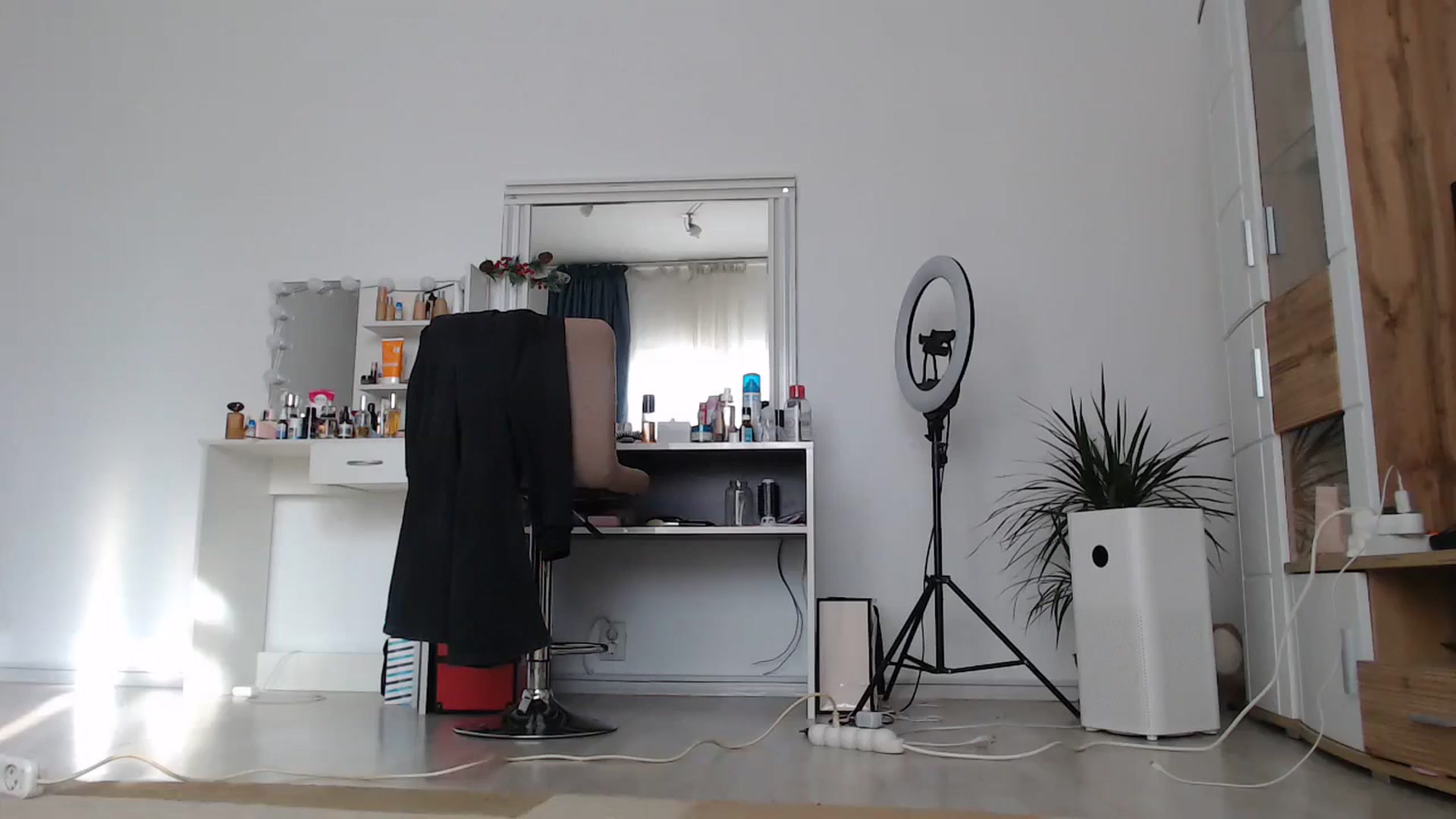 Gallery image thumbnail from BustyGeoXX's myfreecams stream on, 01/13/2025, 13:16 image 5 of 20