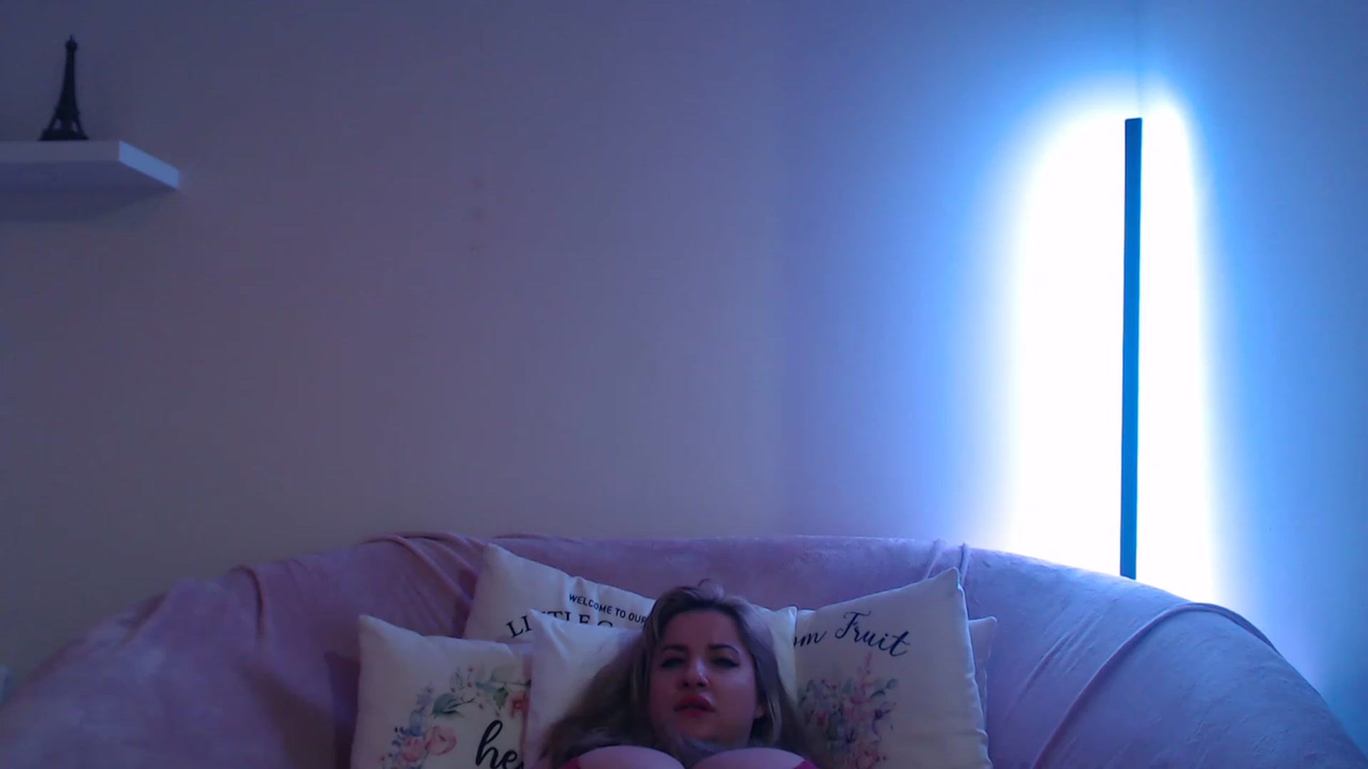 Gallery image thumbnail from BustyGirl00's myfreecams stream on, 04/09/2023, 23:05 image 17 of 20