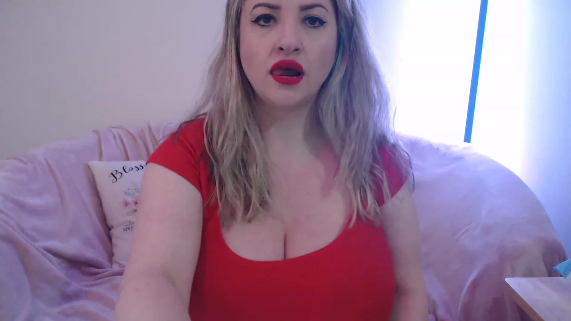 Gallery image thumbnail from BustyGirl00's myfreecams stream on, 04/12/2023, 14:07 image 10 of 20