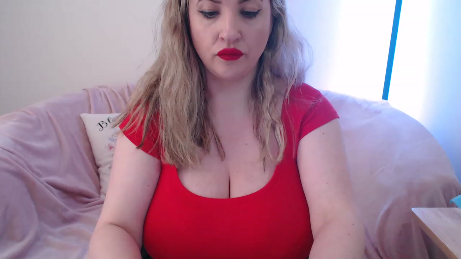 Gallery image thumbnail from BustyGirl00's myfreecams stream on, 04/12/2023, 14:07 image 16 of 20
