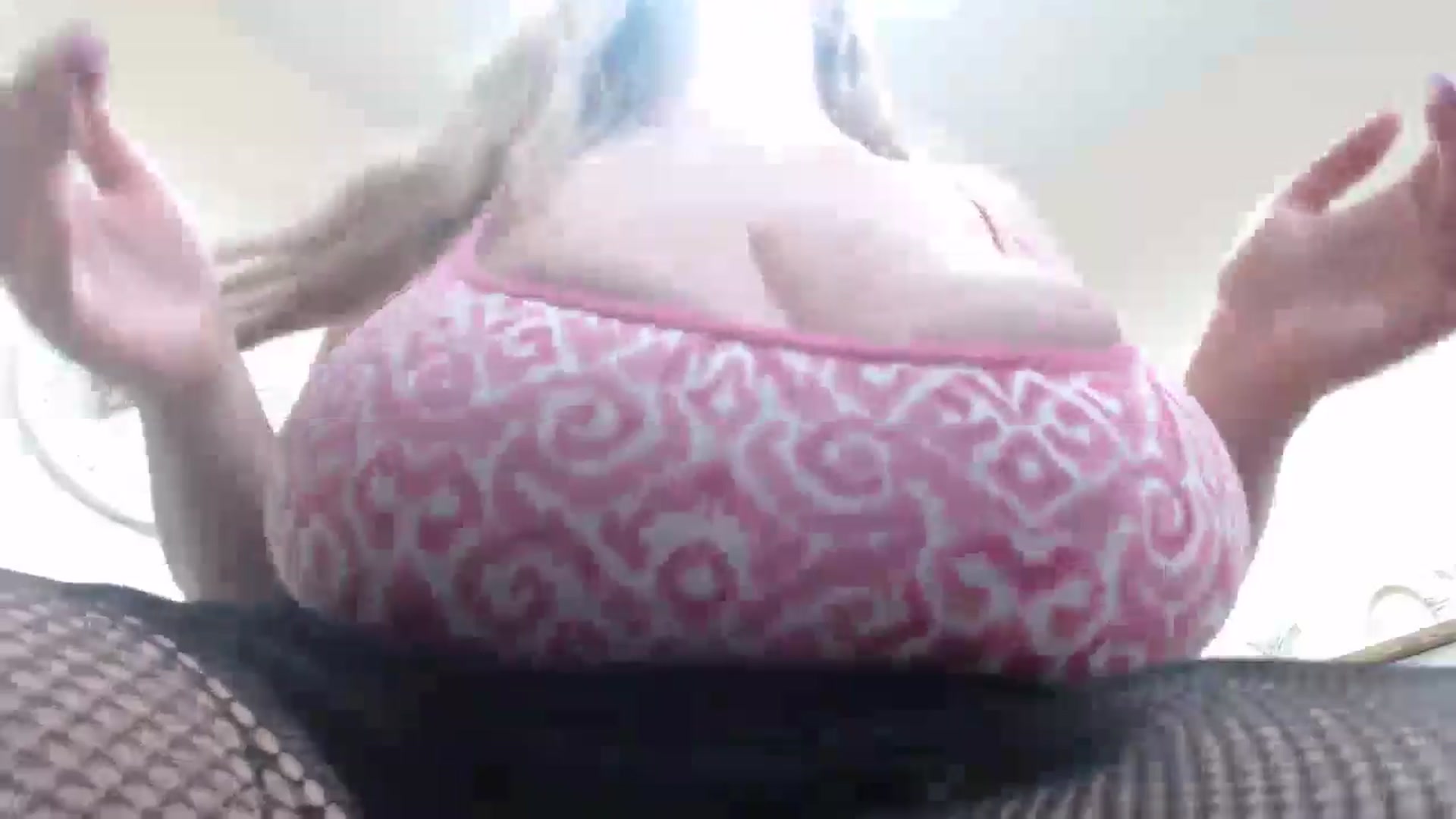Gallery image thumbnail from BustyGirl00's myfreecams stream on, 05/03/2024, 12:31 image 19 of 20