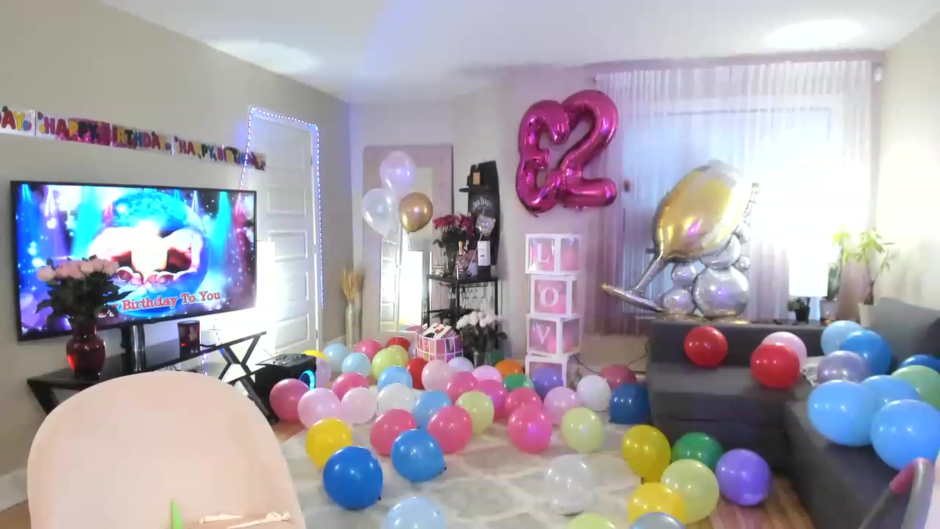Gallery image thumbnail from BustyLeila's myfreecams stream on, 04/17/2023, 20:35 image 4 of 20