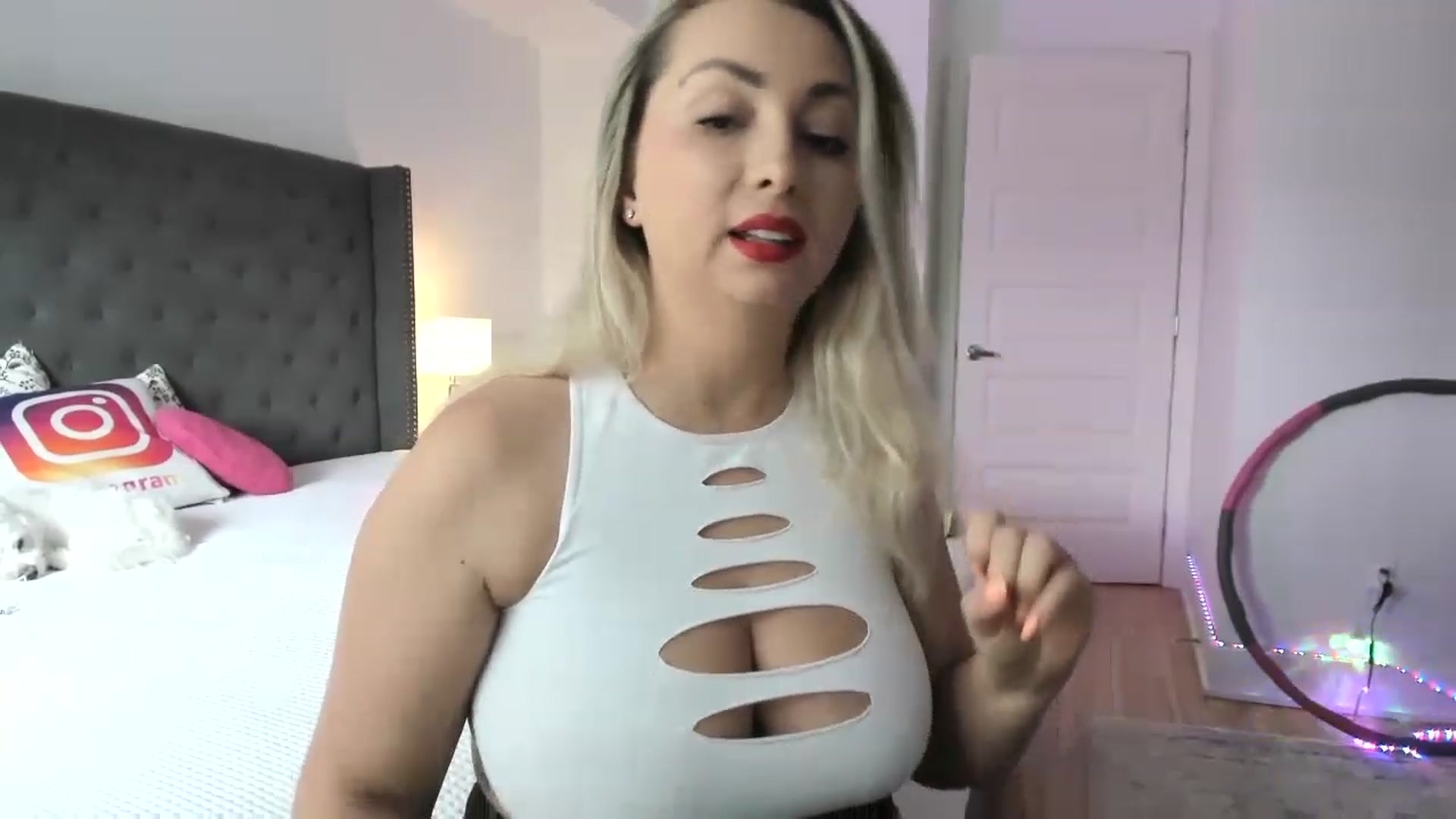 Gallery image thumbnail from BustyLeila's myfreecams stream on, 06/09/2023, 20:30 image 11 of 20