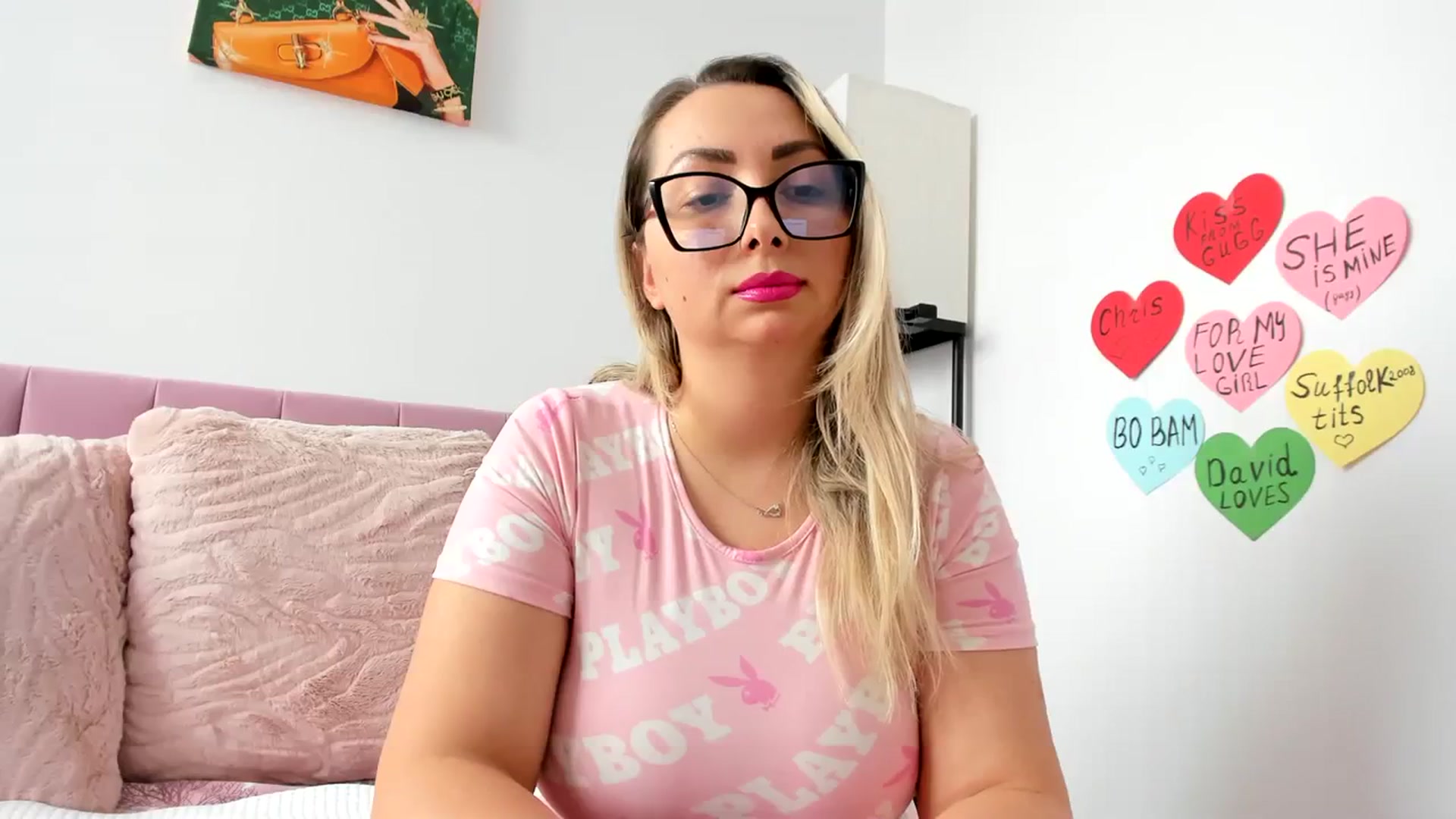 Gallery image thumbnail from BustyLeila's myfreecams stream on, 04/04/2024, 19:19 image 11 of 20