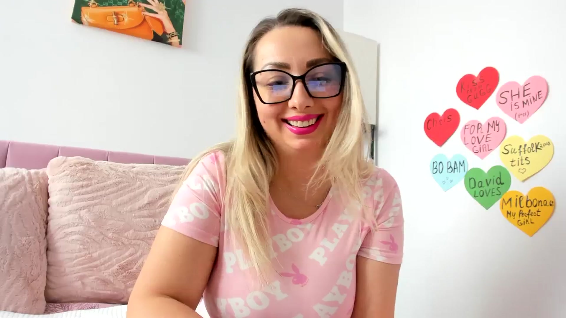 Gallery image thumbnail from BustyLeila's myfreecams stream on, 04/04/2024, 19:19 image 19 of 20