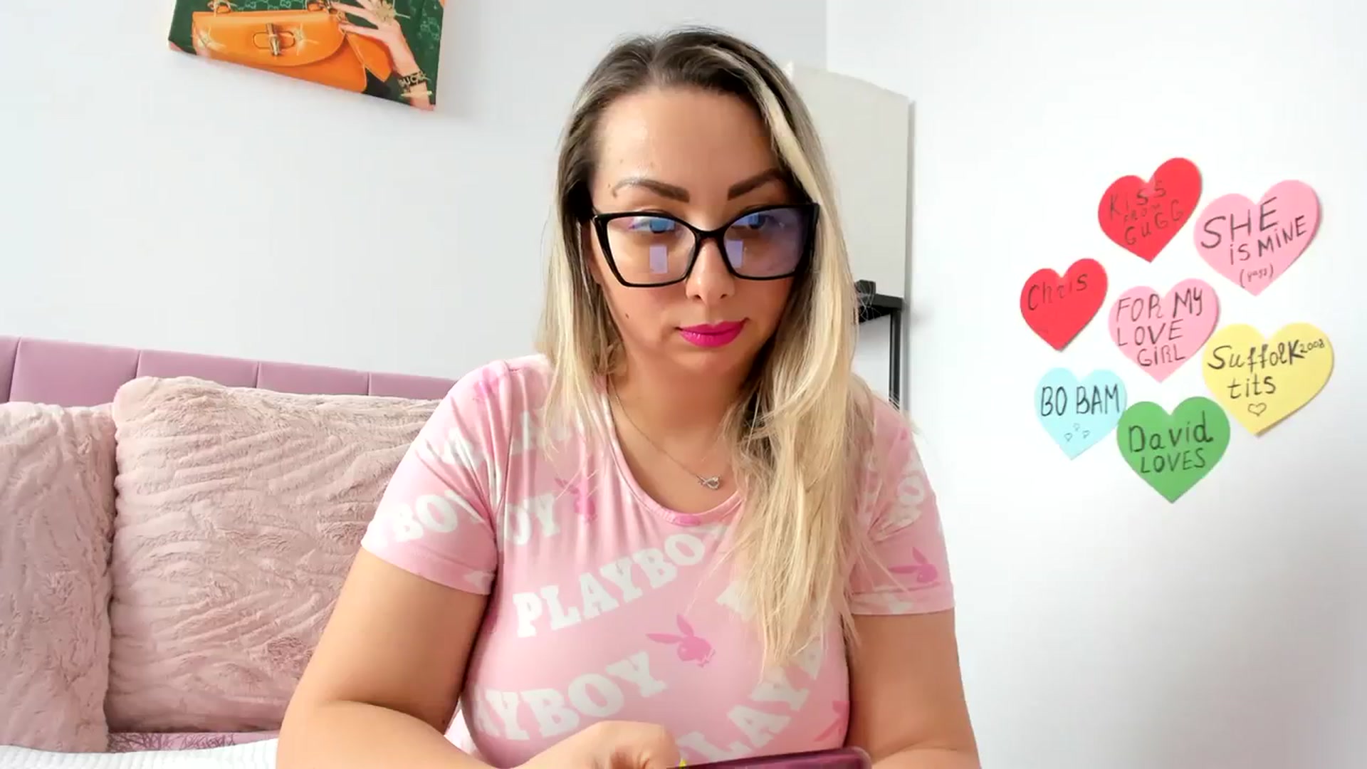 Gallery image thumbnail from BustyLeila's myfreecams stream on, 04/04/2024, 19:19 image 7 of 20