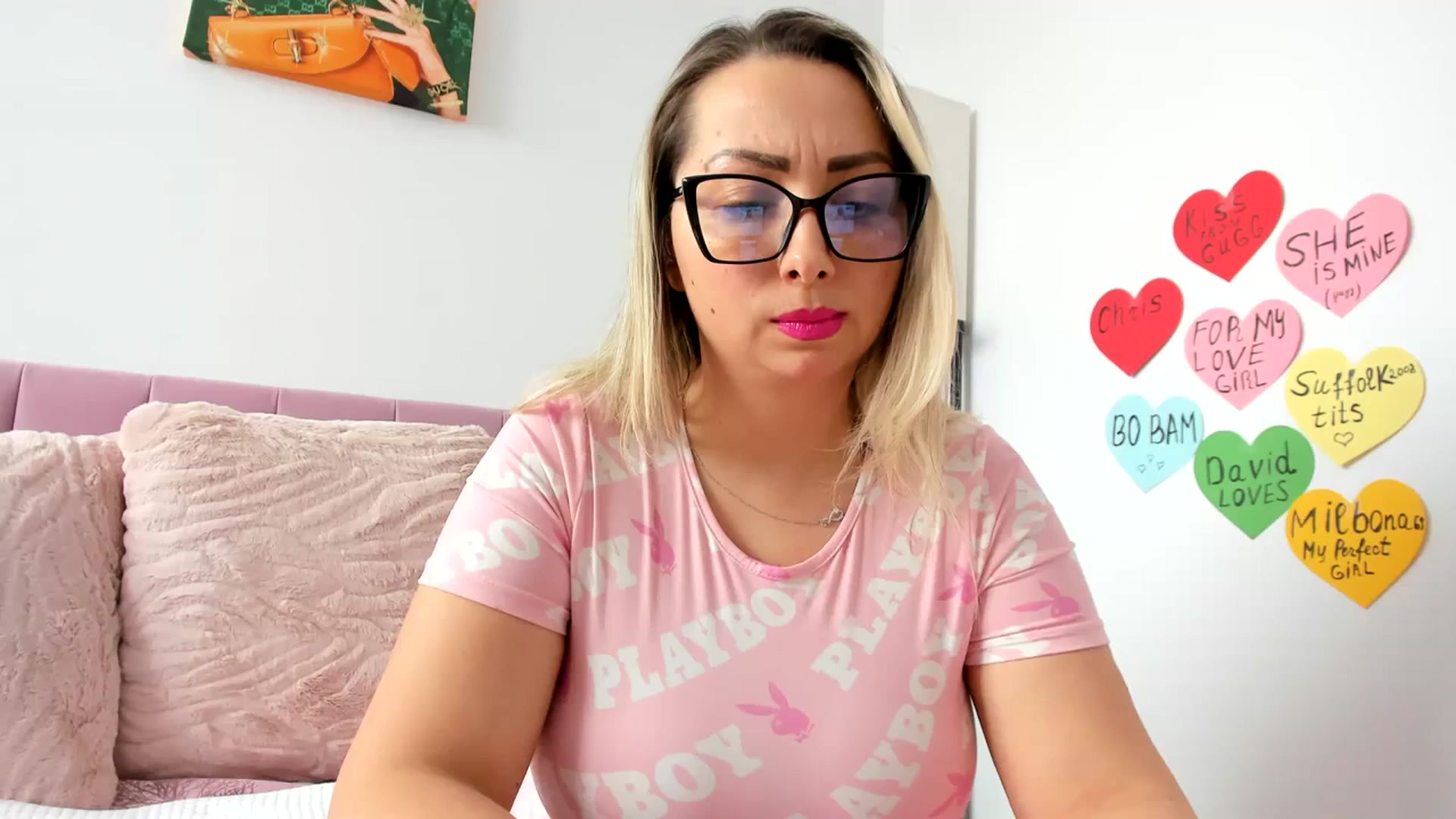 Gallery image thumbnail from BustyLeila's myfreecams stream on, 04/04/2024, 19:19 image 17 of 20