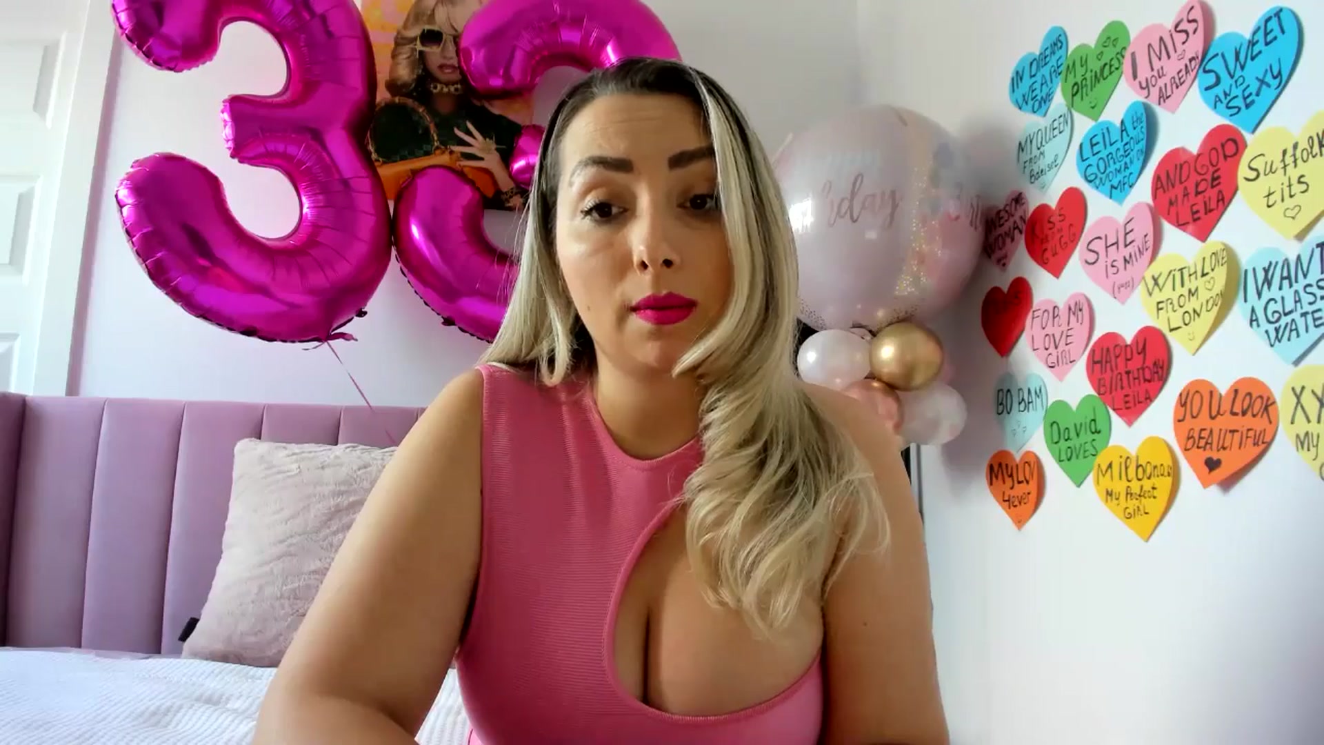 Gallery image thumbnail from BustyLeila's myfreecams stream on, 04/16/2024, 21:45 image 8 of 20