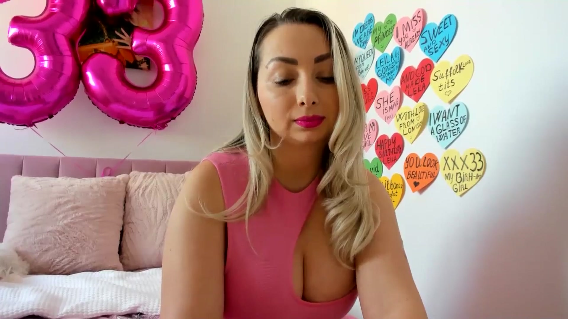 Gallery image thumbnail from BustyLeila's myfreecams stream on, 04/16/2024, 21:45 image 11 of 20