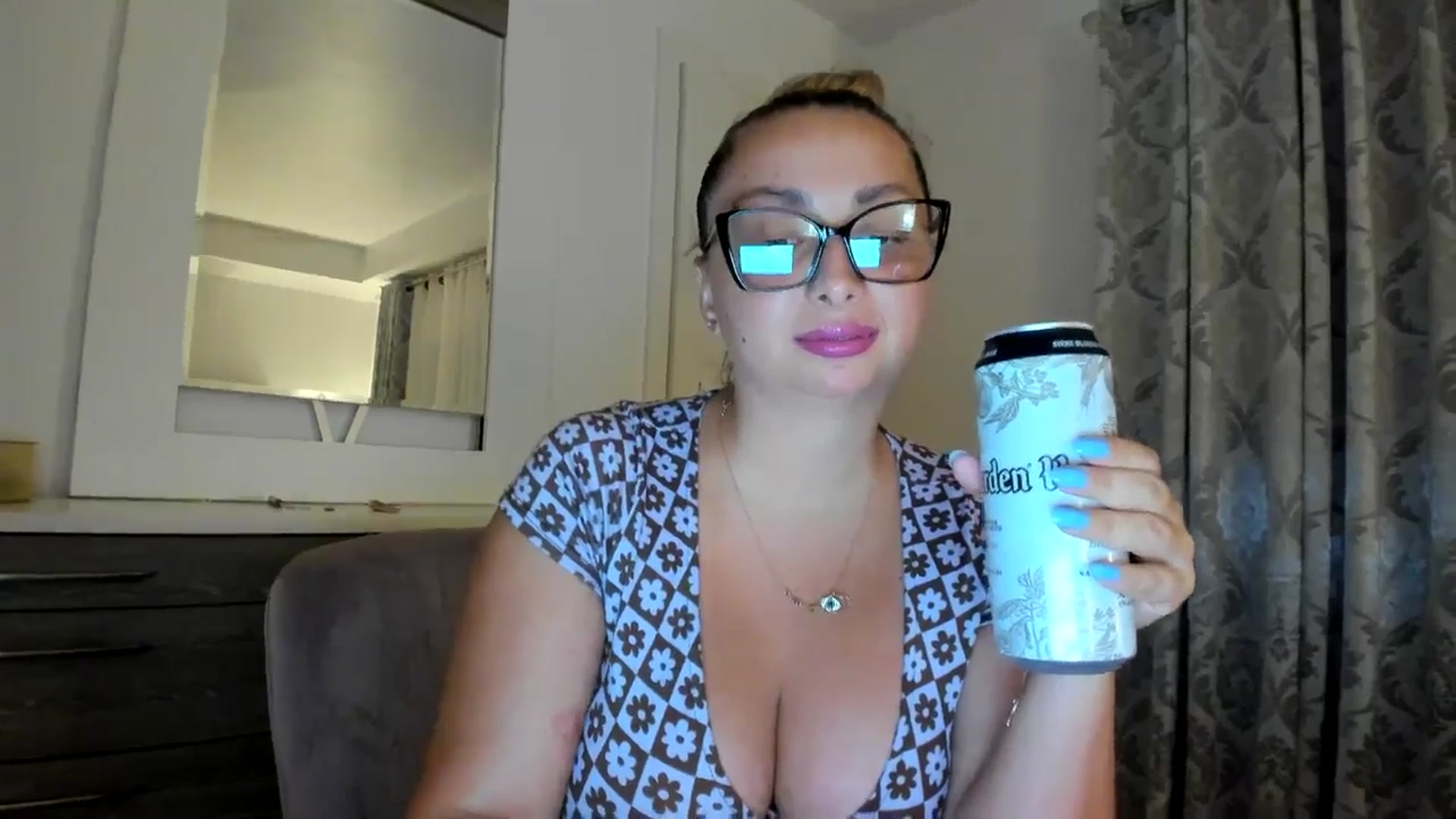 Gallery image thumbnail from BustyLeila's myfreecams stream on, 07/17/2024, 03:08 image 3 of 20