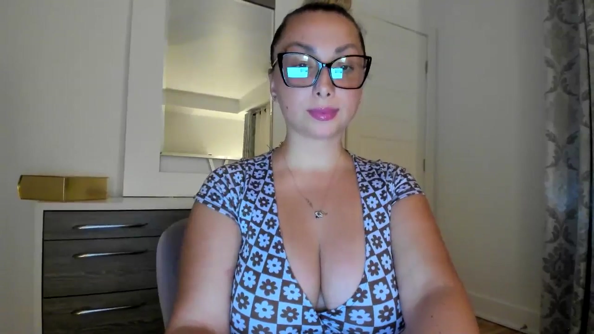Gallery image thumbnail from BustyLeila's myfreecams stream on, 07/17/2024, 03:08 image 12 of 20