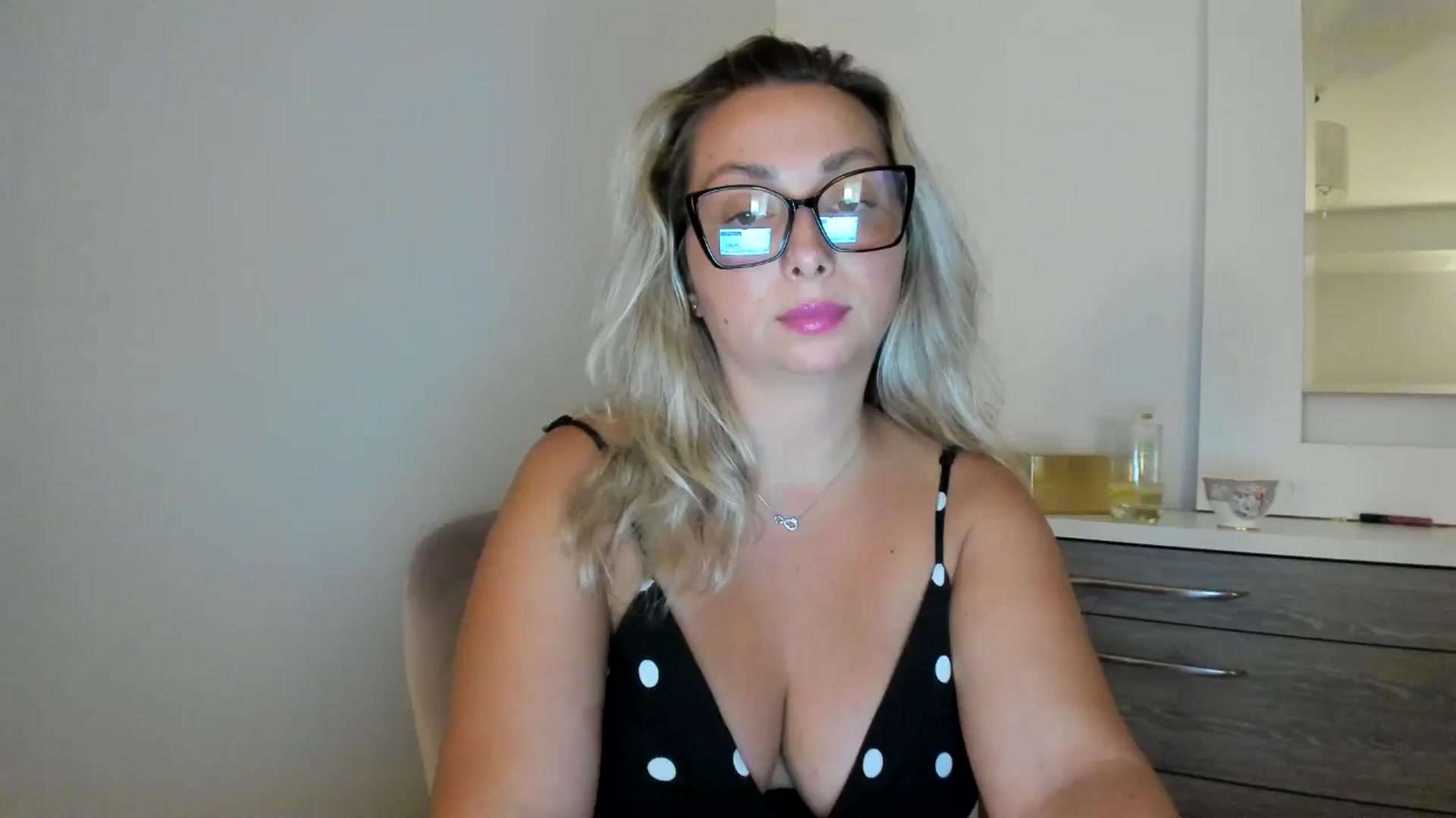 Gallery image thumbnail from BustyLeila's myfreecams stream on, 07/18/2024, 01:11 image 17 of 20