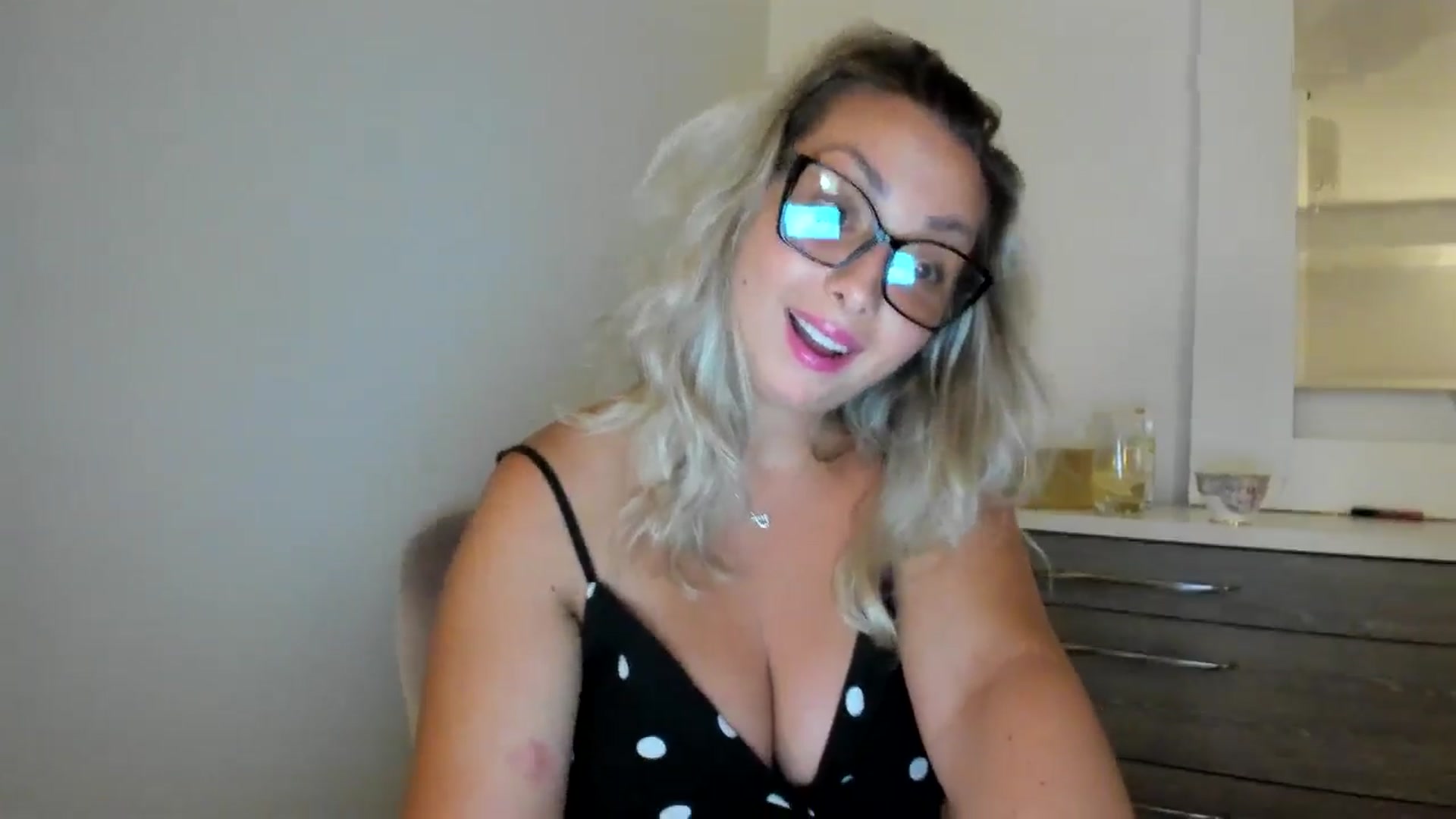 Gallery image thumbnail from BustyLeila's myfreecams stream on, 07/18/2024, 01:11 image 15 of 20
