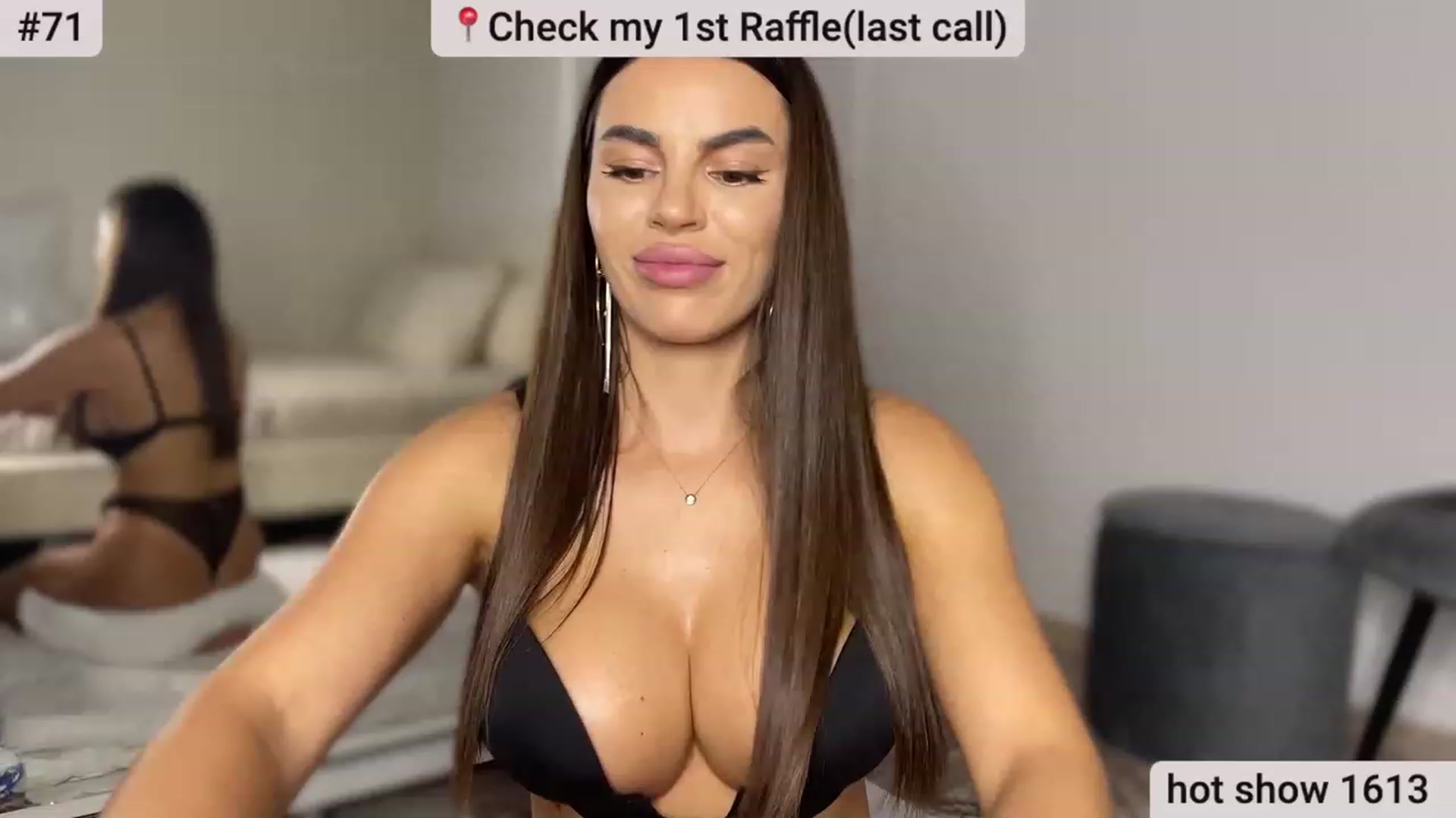 Gallery image thumbnail from BustyMiaaa's myfreecams stream on, 10/01/2023, 21:41 image 11 of 20