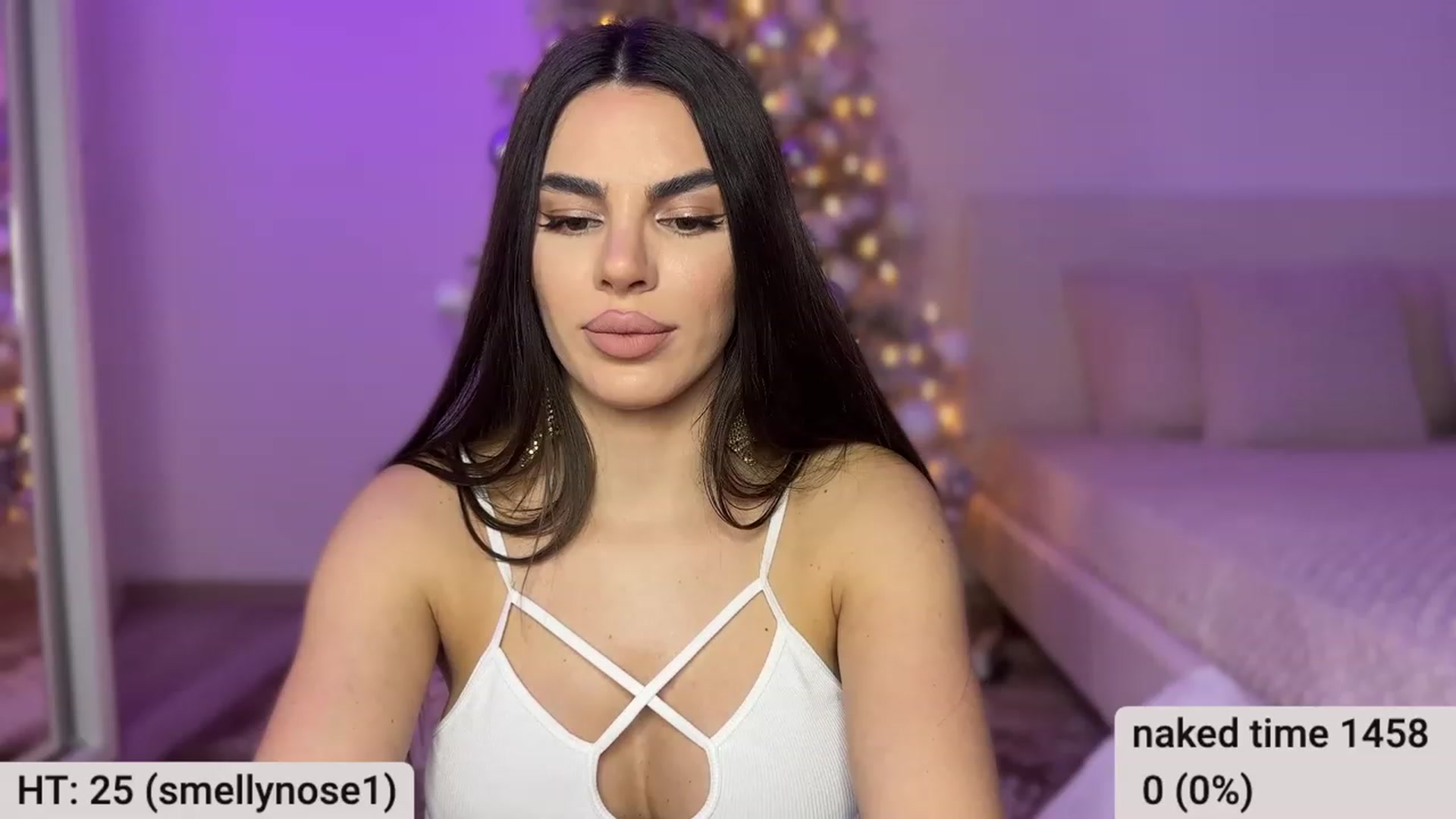 Gallery image thumbnail from BustyMiaaa's myfreecams stream on, 12/07/2023, 23:11 image 4 of 20