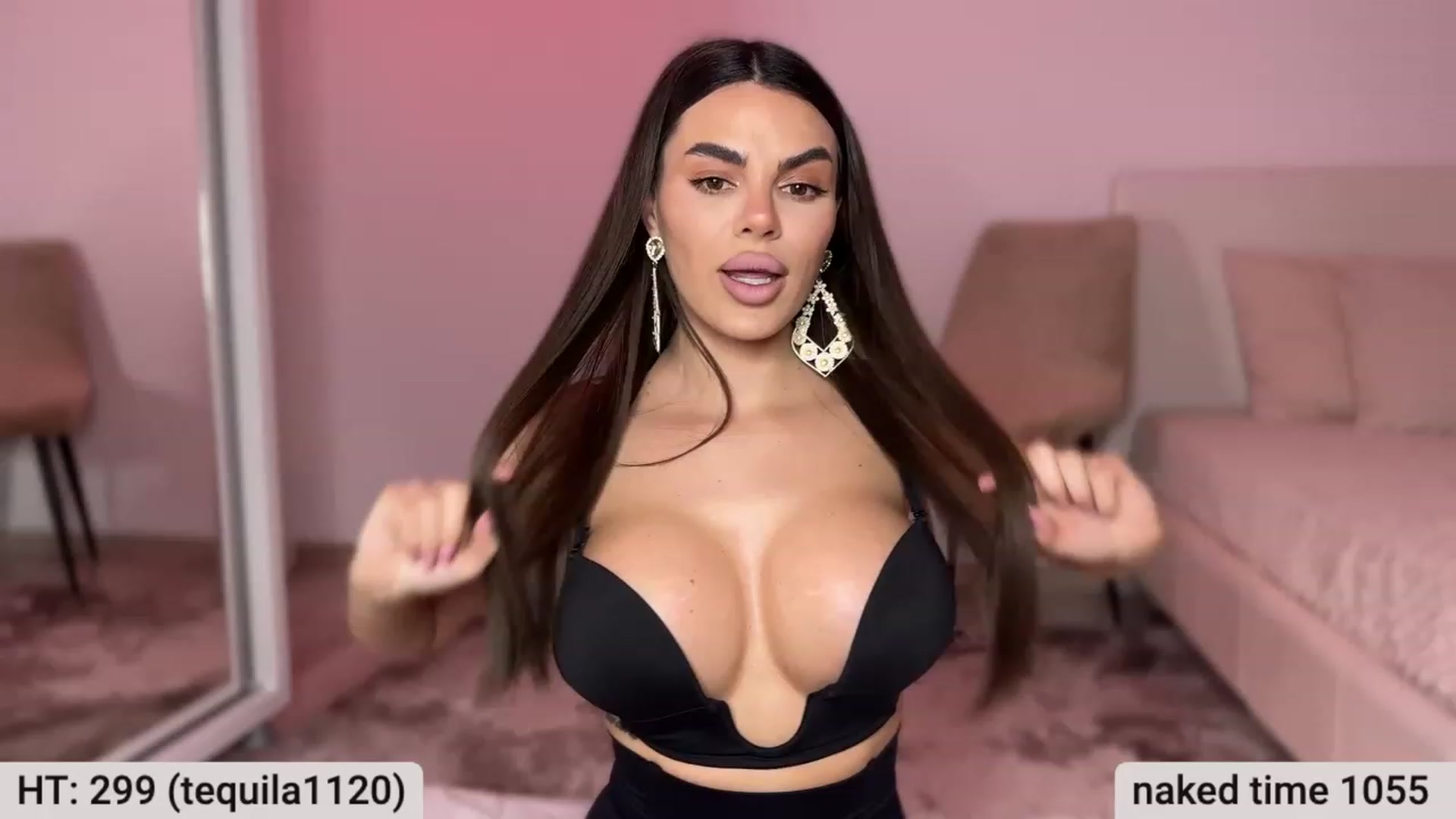 Gallery image thumbnail from BustyMiaaa's myfreecams stream on, 01/13/2024, 22:17 image 3 of 20
