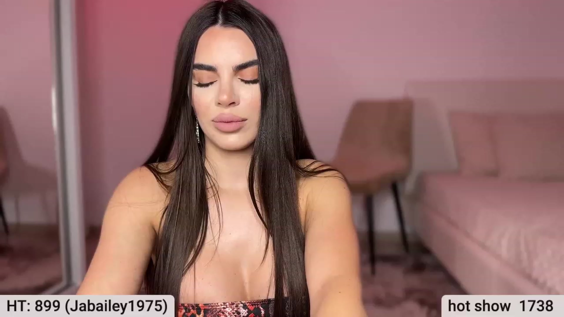 Gallery image thumbnail from BustyMiaaa's myfreecams stream on, 01/15/2024, 22:39 image 10 of 20