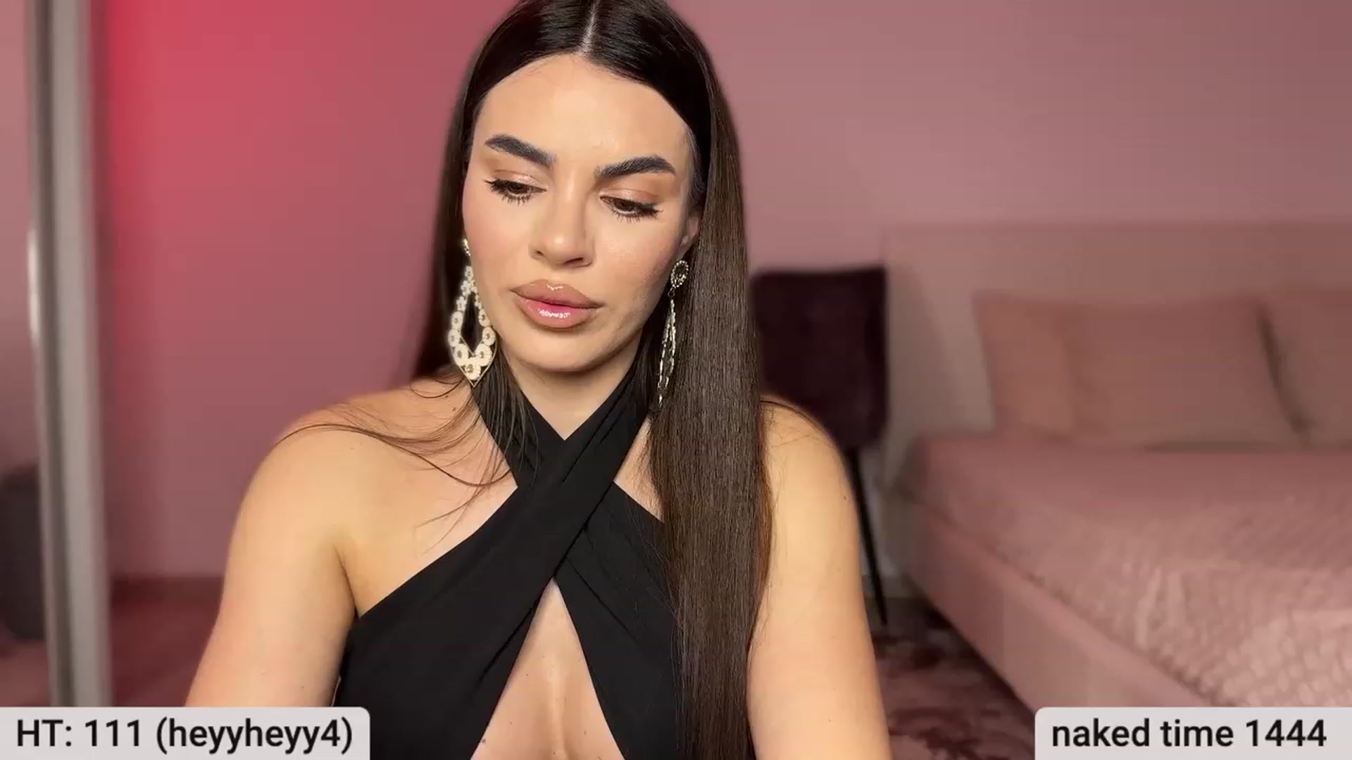Gallery image thumbnail from BustyMiaaa's myfreecams stream on, 03/08/2024, 21:18 image 16 of 20