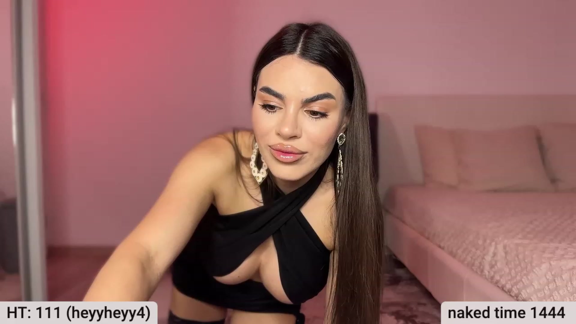 Gallery image thumbnail from BustyMiaaa's myfreecams stream on, 03/08/2024, 21:18 image 7 of 20