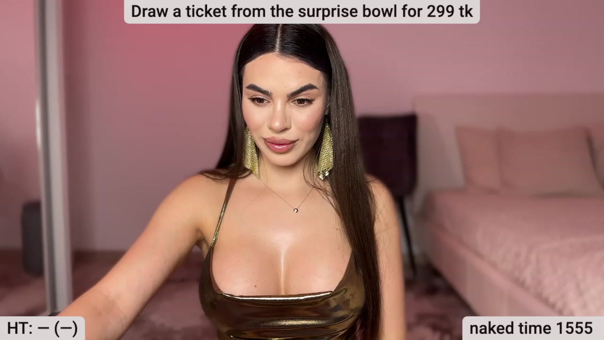 Gallery image thumbnail from BustyMiaaa's myfreecams stream on, 03/13/2024, 21:29 image 3 of 20
