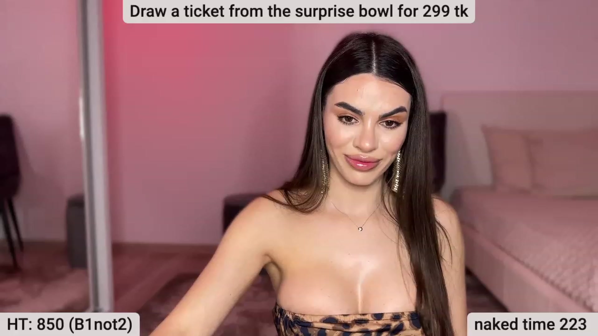 Gallery image thumbnail from BustyMiaaa's myfreecams stream on, 03/18/2024, 22:38 image 20 of 20