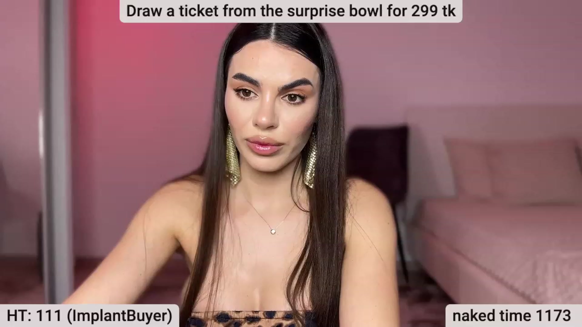 Gallery image thumbnail from BustyMiaaa's myfreecams stream on, 03/18/2024, 22:38 image 9 of 20