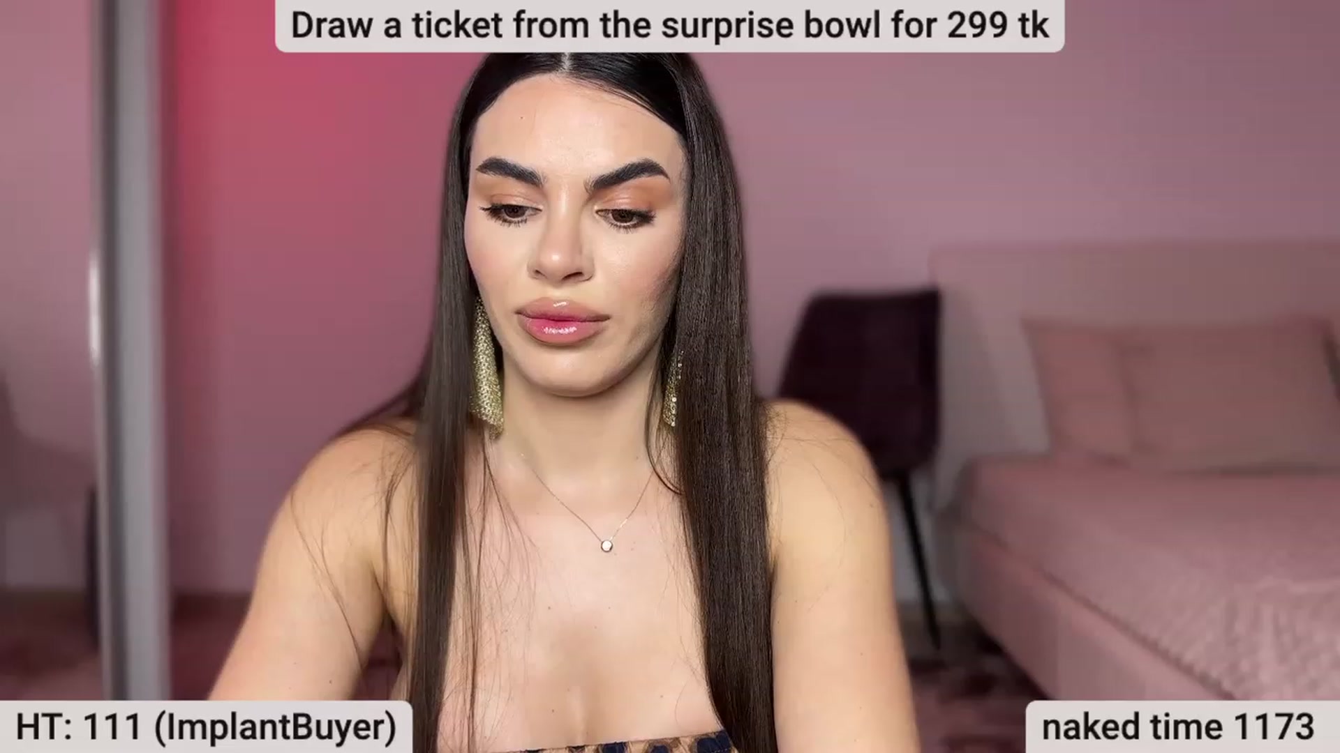 Gallery image thumbnail from BustyMiaaa's myfreecams stream on, 03/18/2024, 22:38 image 8 of 20