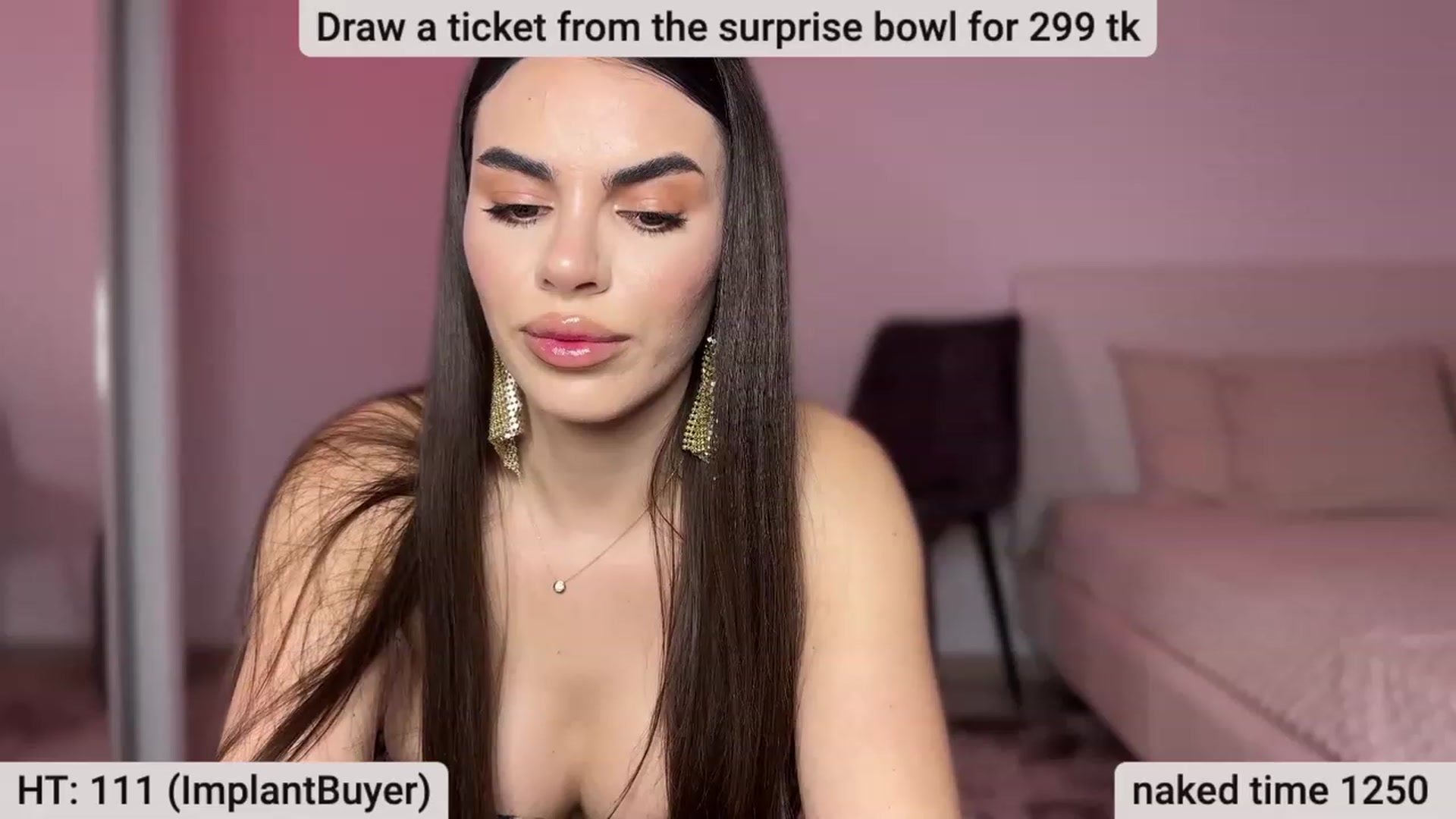 Gallery image thumbnail from BustyMiaaa's myfreecams stream on, 03/18/2024, 22:38 image 2 of 20