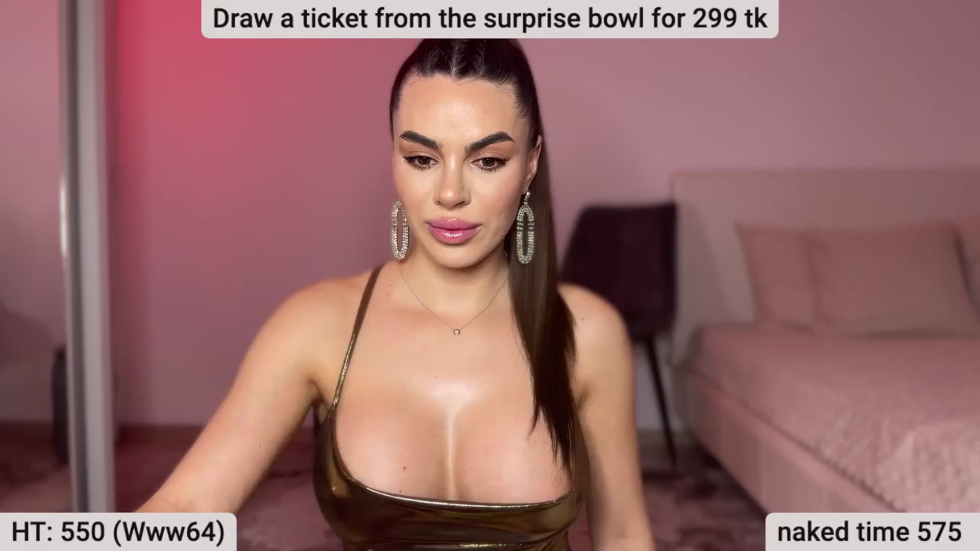 Gallery image thumbnail from BustyMiaaa's myfreecams stream on, 03/22/2024, 21:50 image 14 of 20