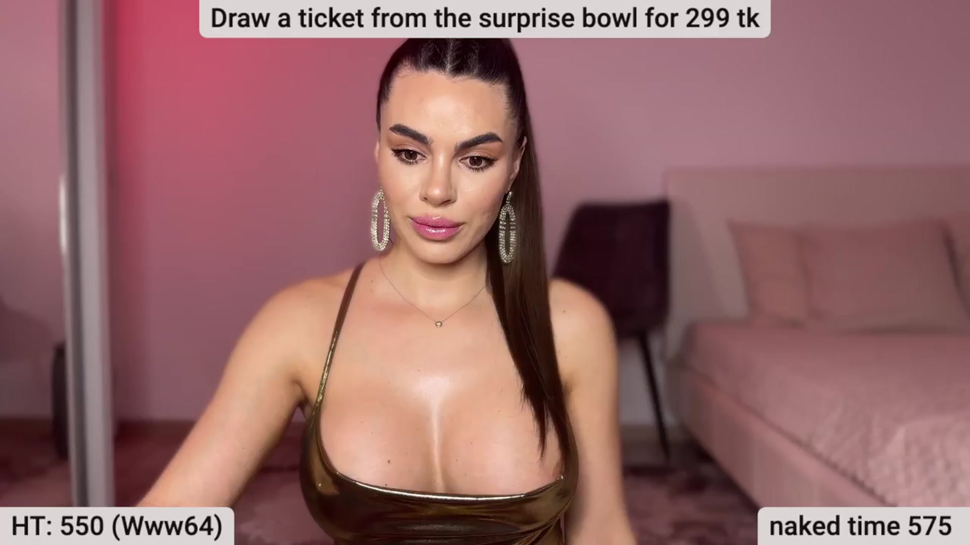 Gallery image thumbnail from BustyMiaaa's myfreecams stream on, 03/22/2024, 21:50 image 19 of 20