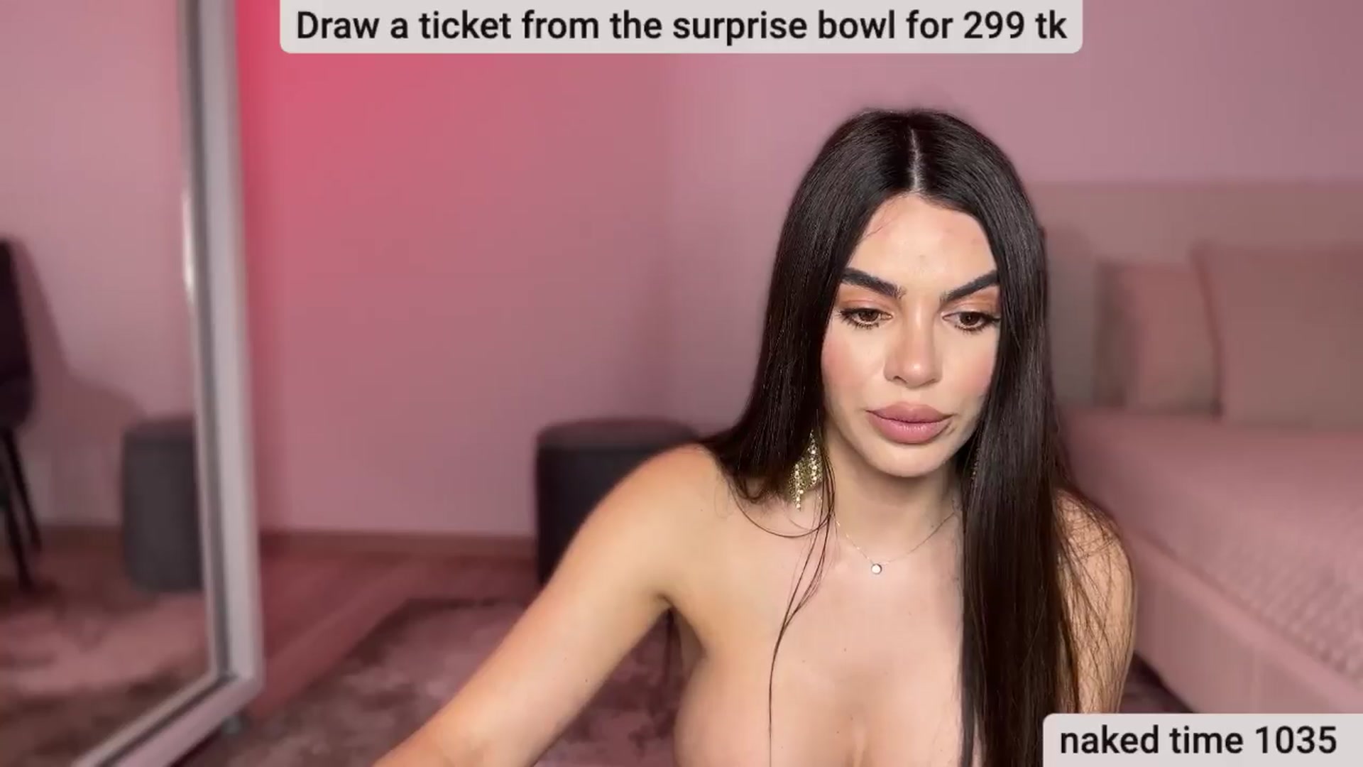 Gallery image thumbnail from BustyMiaaa's myfreecams stream on, 03/24/2024, 22:36 image 17 of 20