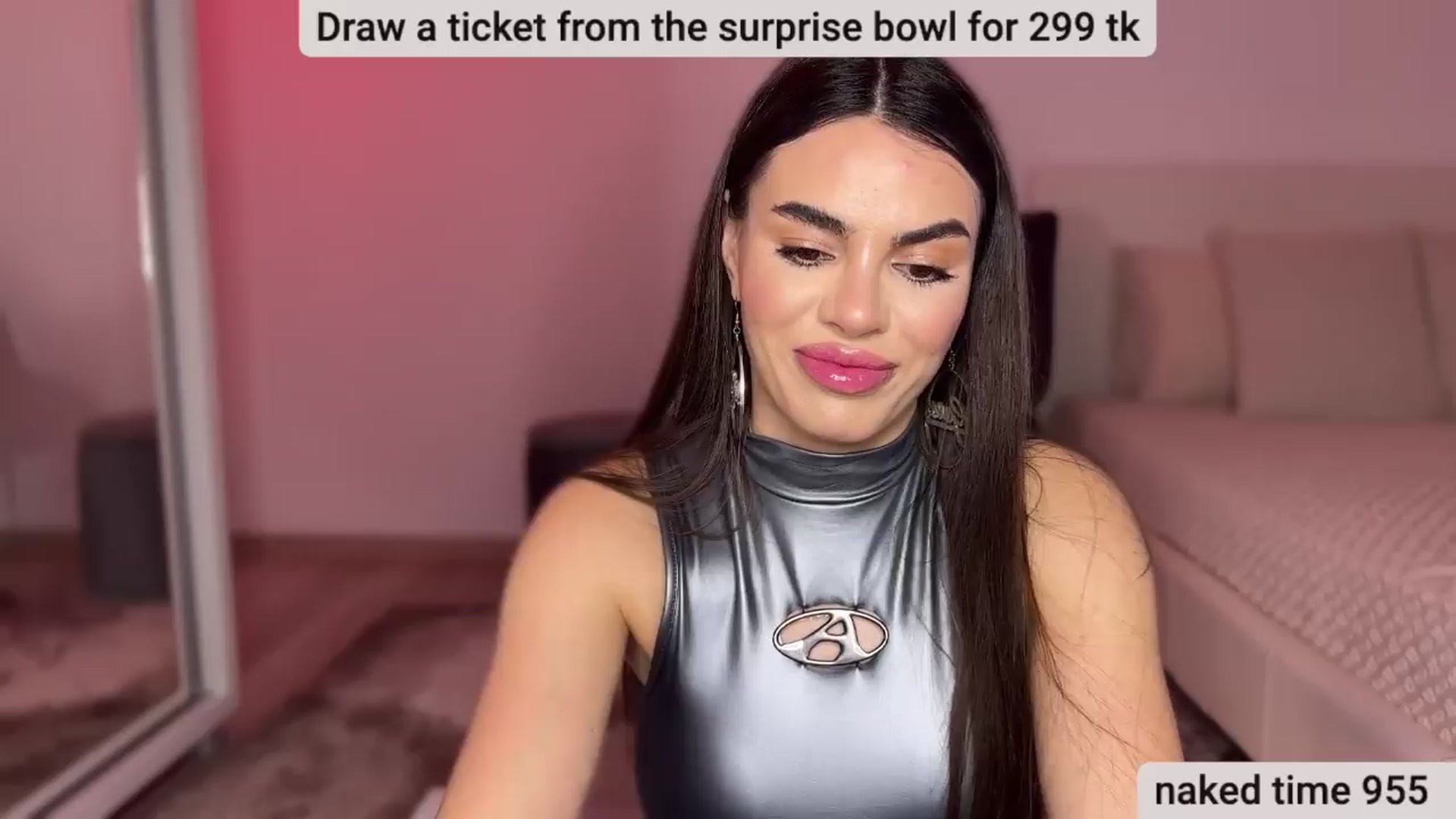 Gallery image thumbnail from BustyMiaaa's myfreecams stream on, 03/25/2024, 22:26 image 12 of 20