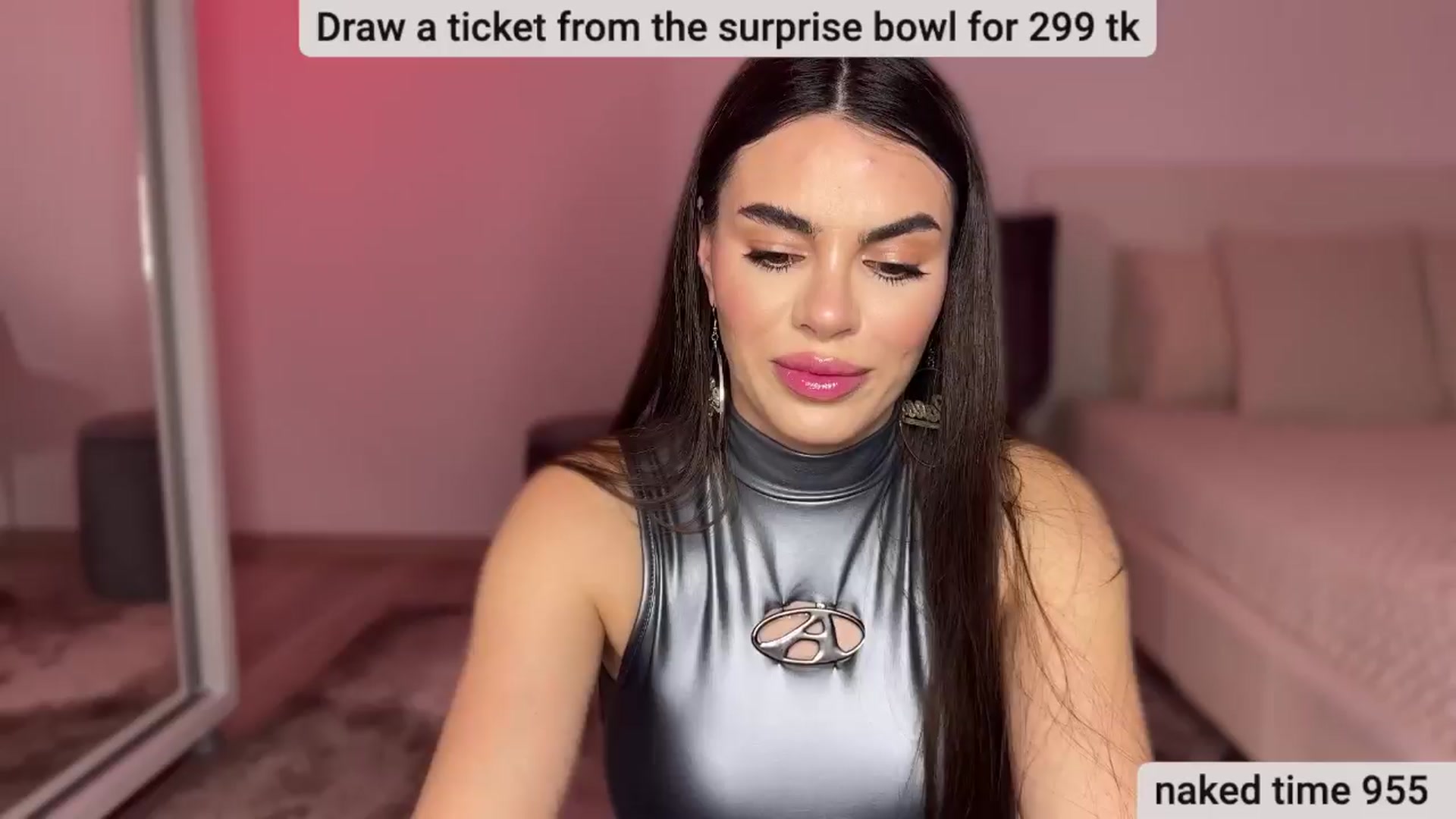Gallery image thumbnail from BustyMiaaa's myfreecams stream on, 03/25/2024, 22:26 image 10 of 20