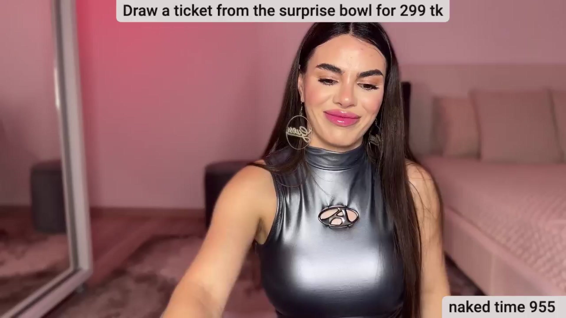 Gallery image thumbnail from BustyMiaaa's myfreecams stream on, 03/25/2024, 22:26 image 19 of 20